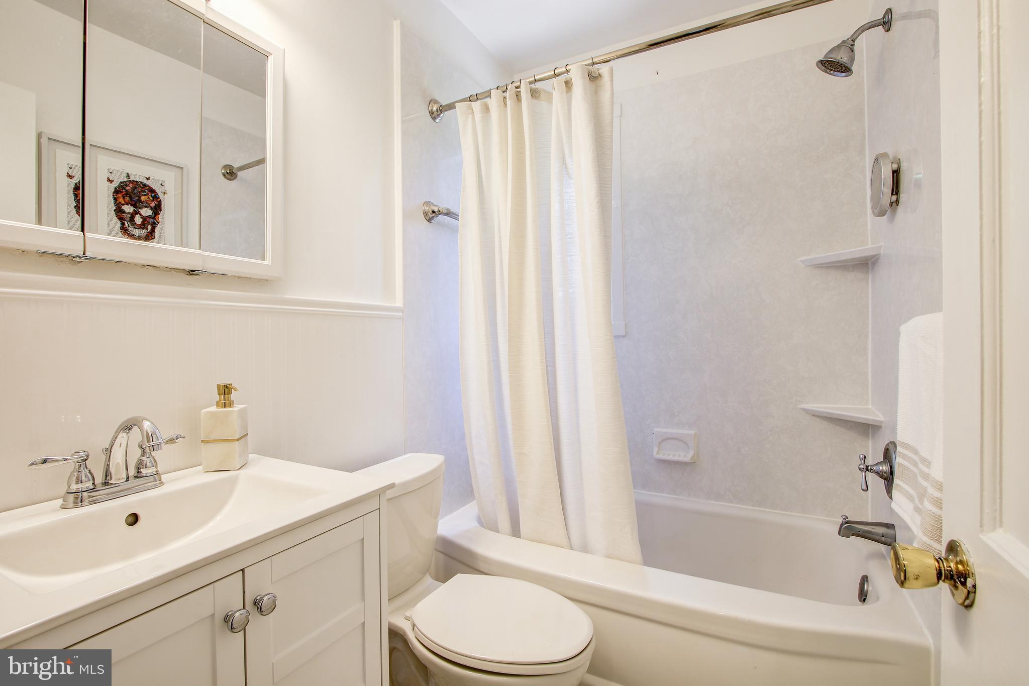 WHEATON CREST - Residential