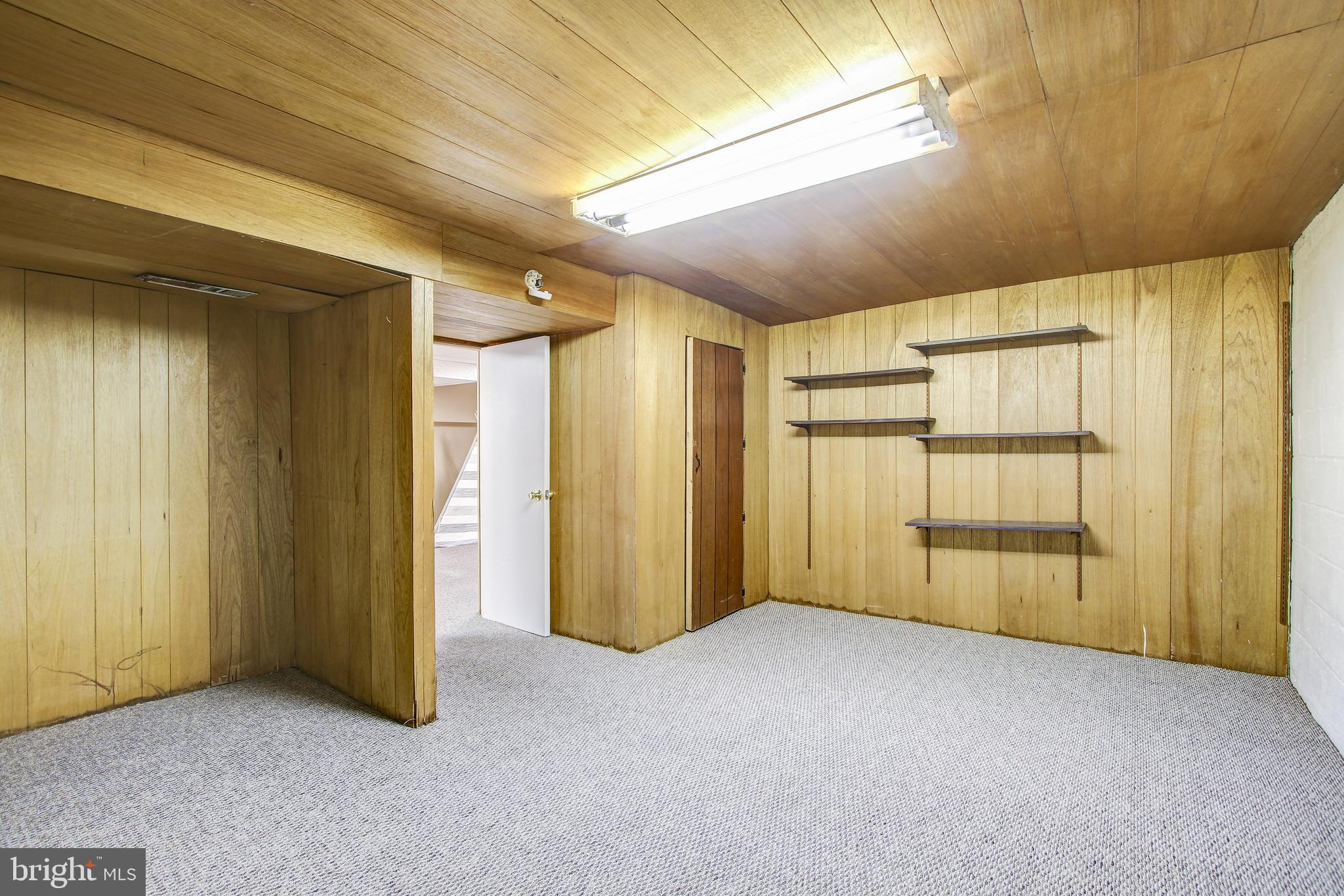 WHEATON CREST - Residential