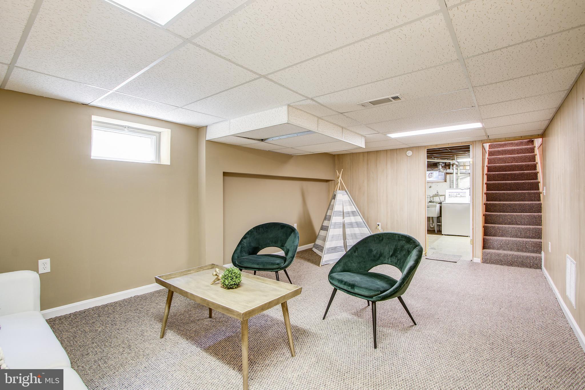 WHEATON CREST - Residential