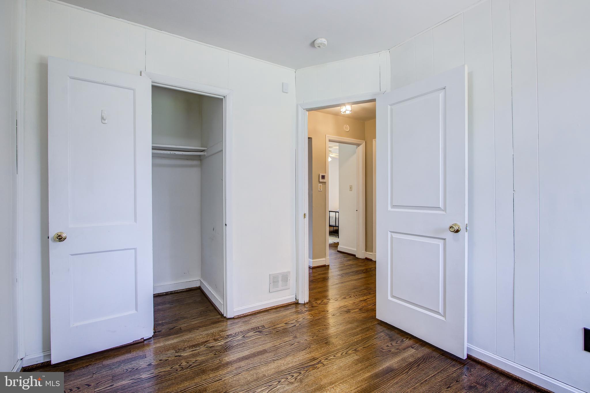 WHEATON CREST - Residential