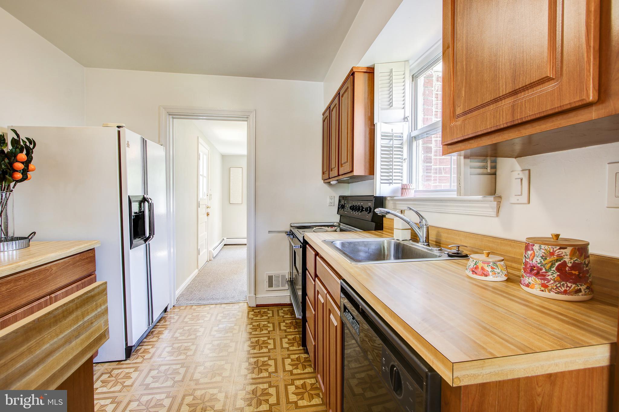 WHEATON CREST - Residential