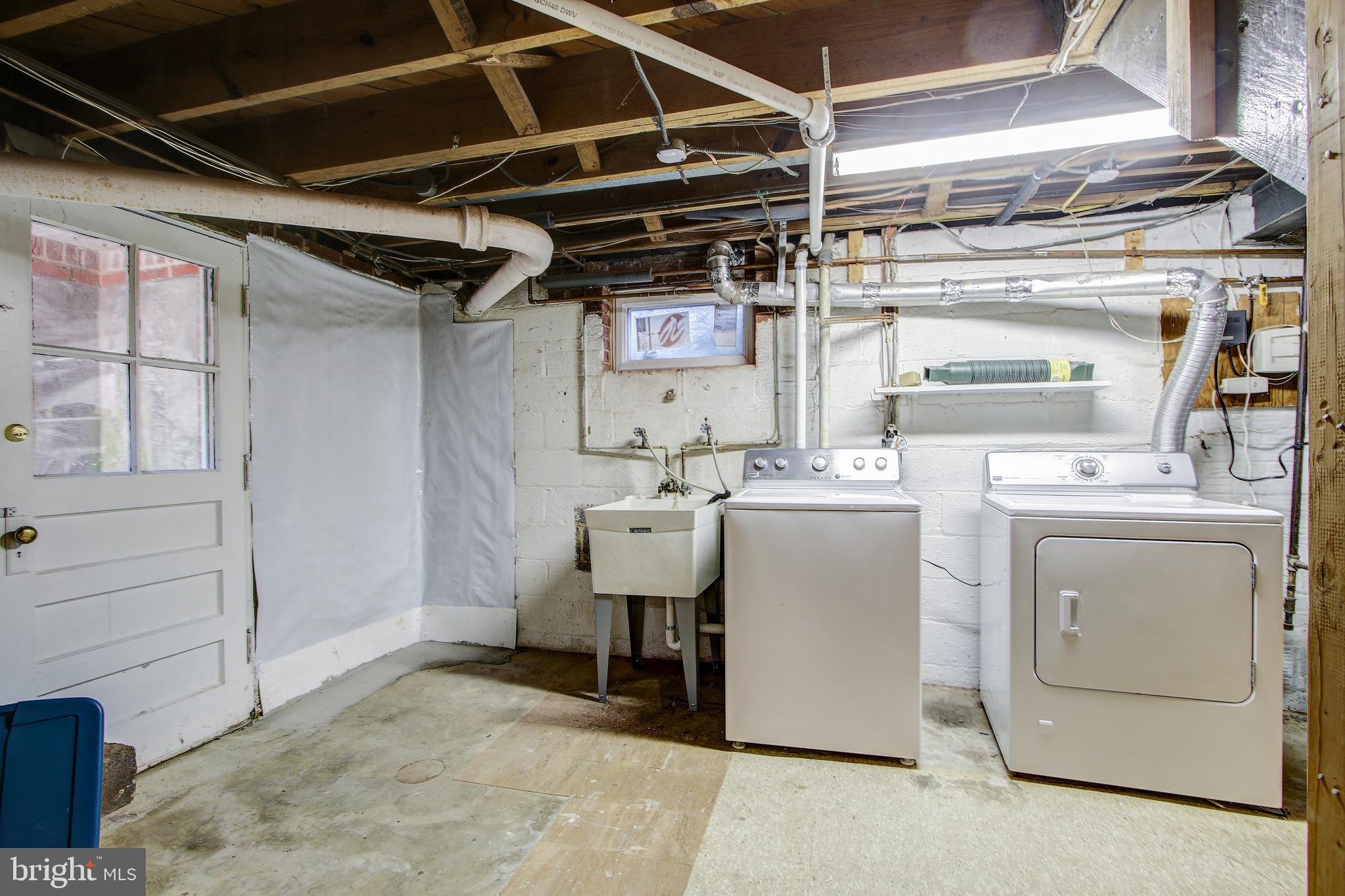 WHEATON CREST - Residential