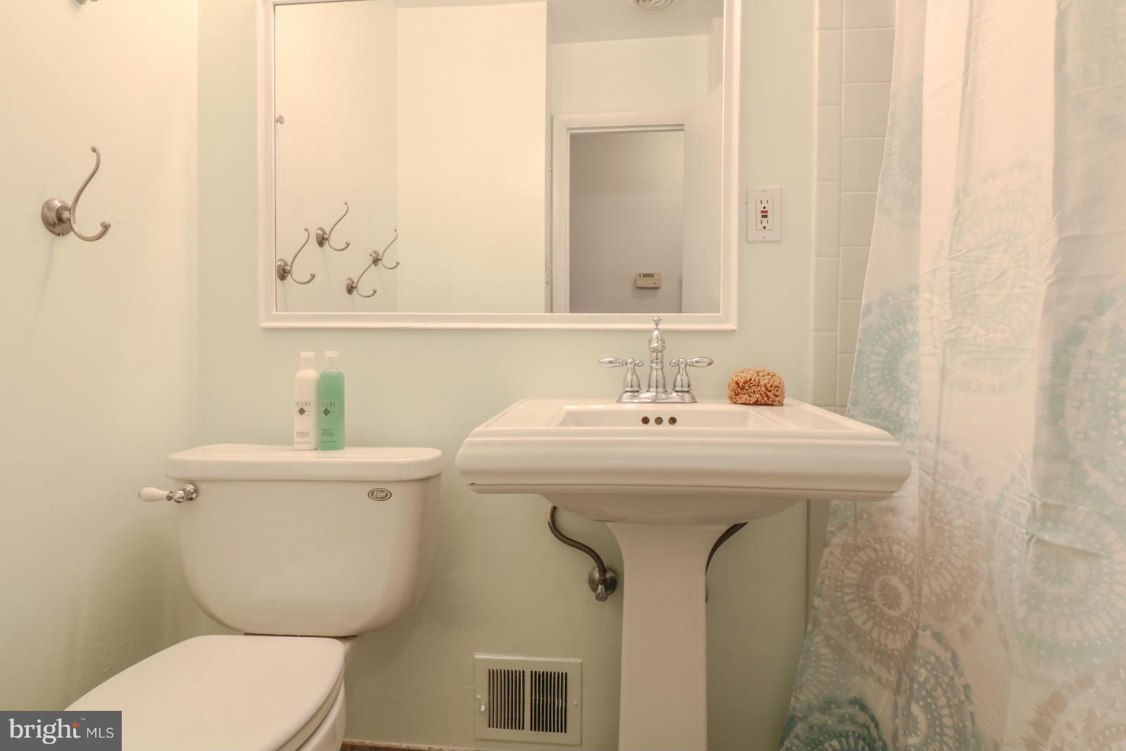 WALBROOKE MANOR - Residential