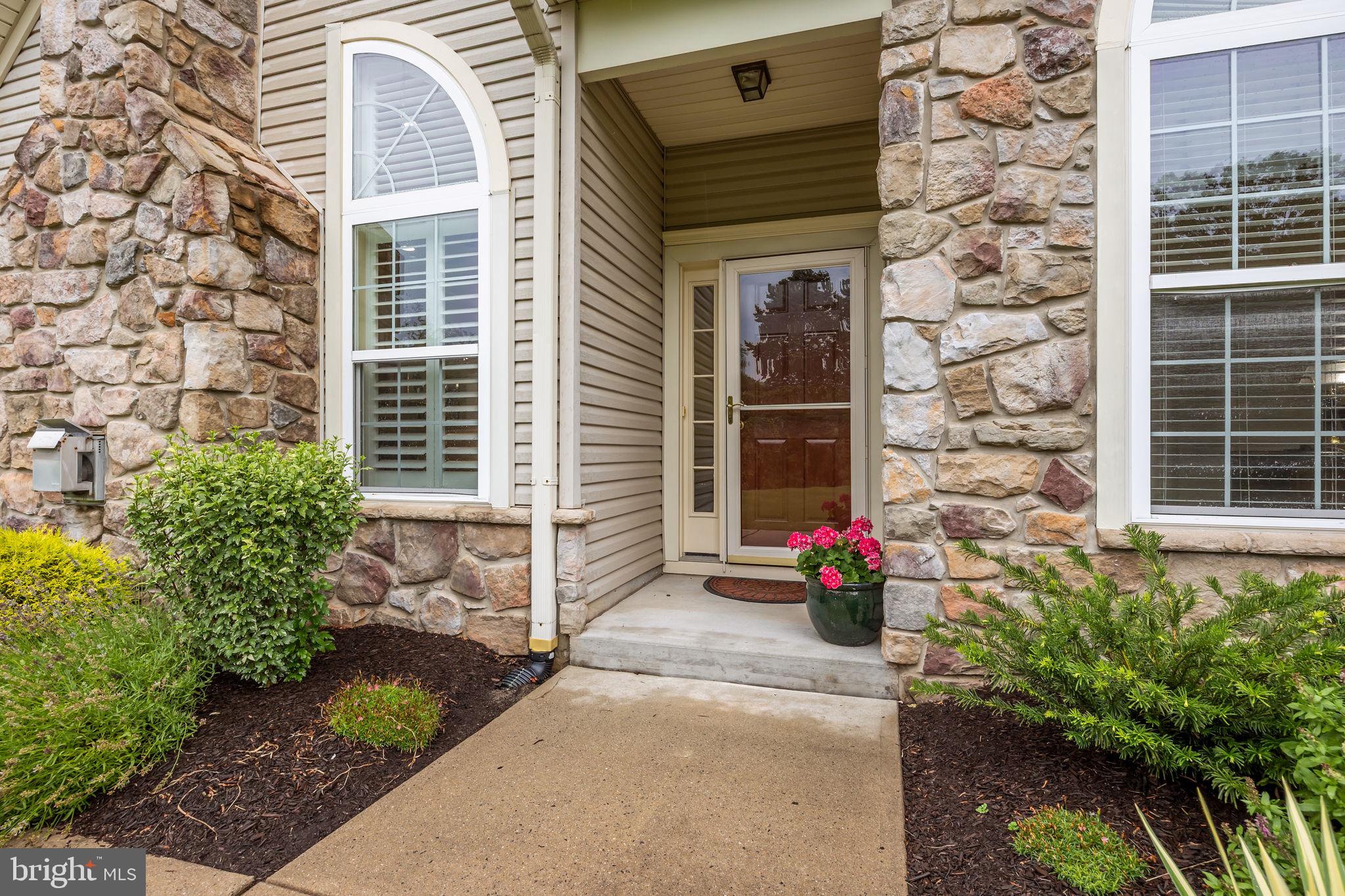93 SHADY BROOK DRIVE 16