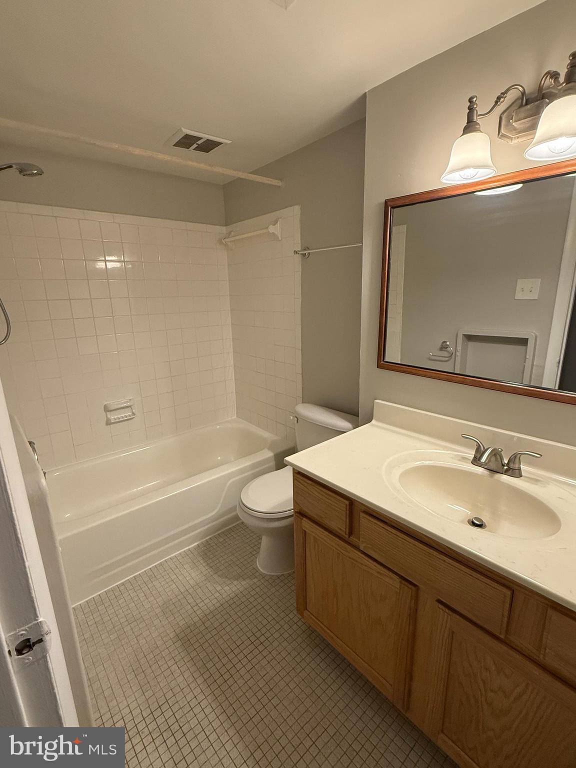 RUNNING BROOK - Residential Lease