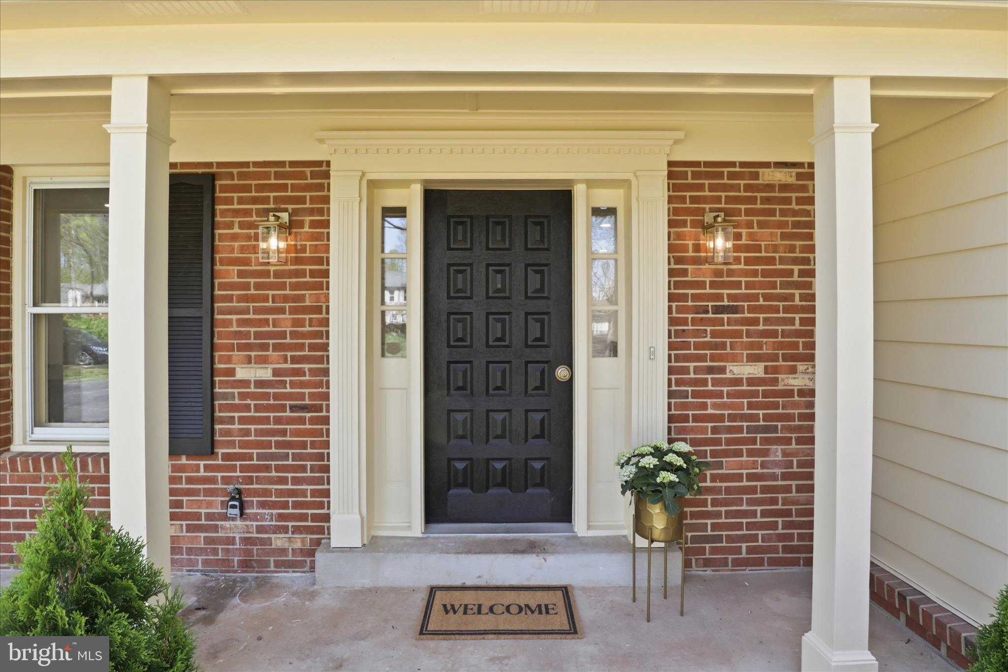 HOLLY KNOLL - Residential