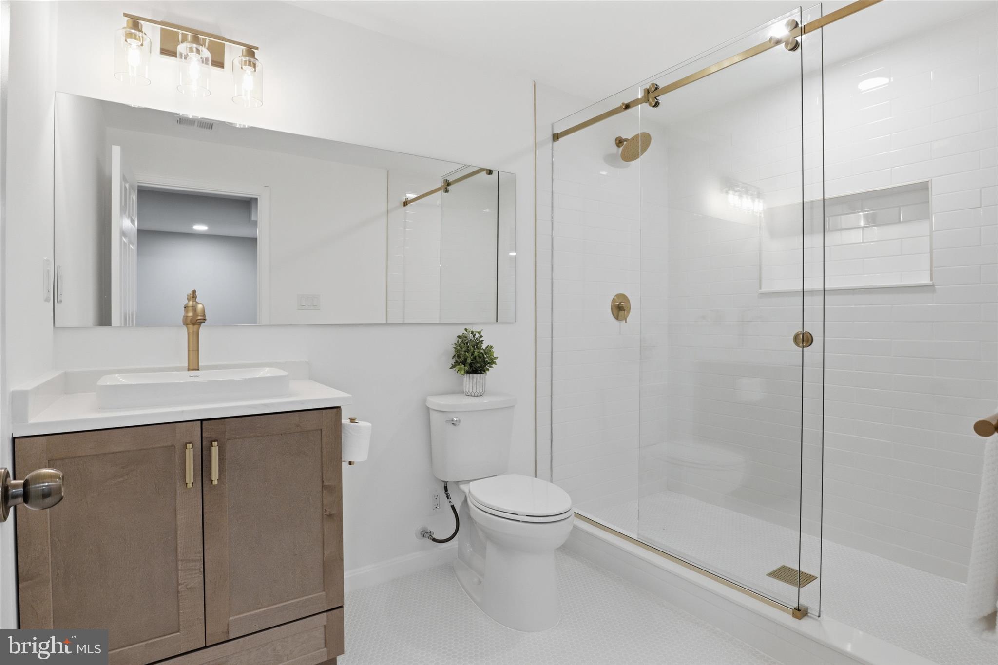 HOLLY KNOLL - Residential