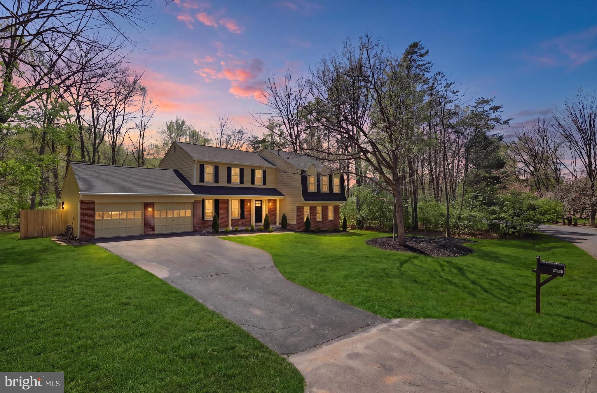 HOLLY KNOLL - Residential