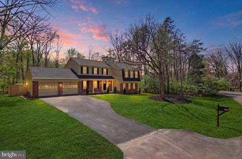 12131 HOLLY KNOLL CIRCLE GREAT FALLS VA 22066