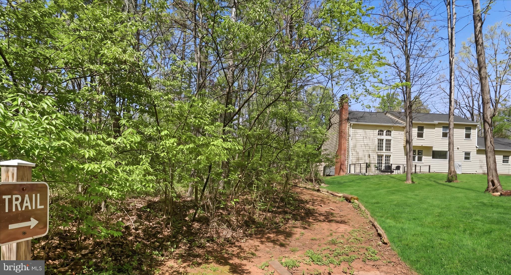 HOLLY KNOLL - Residential