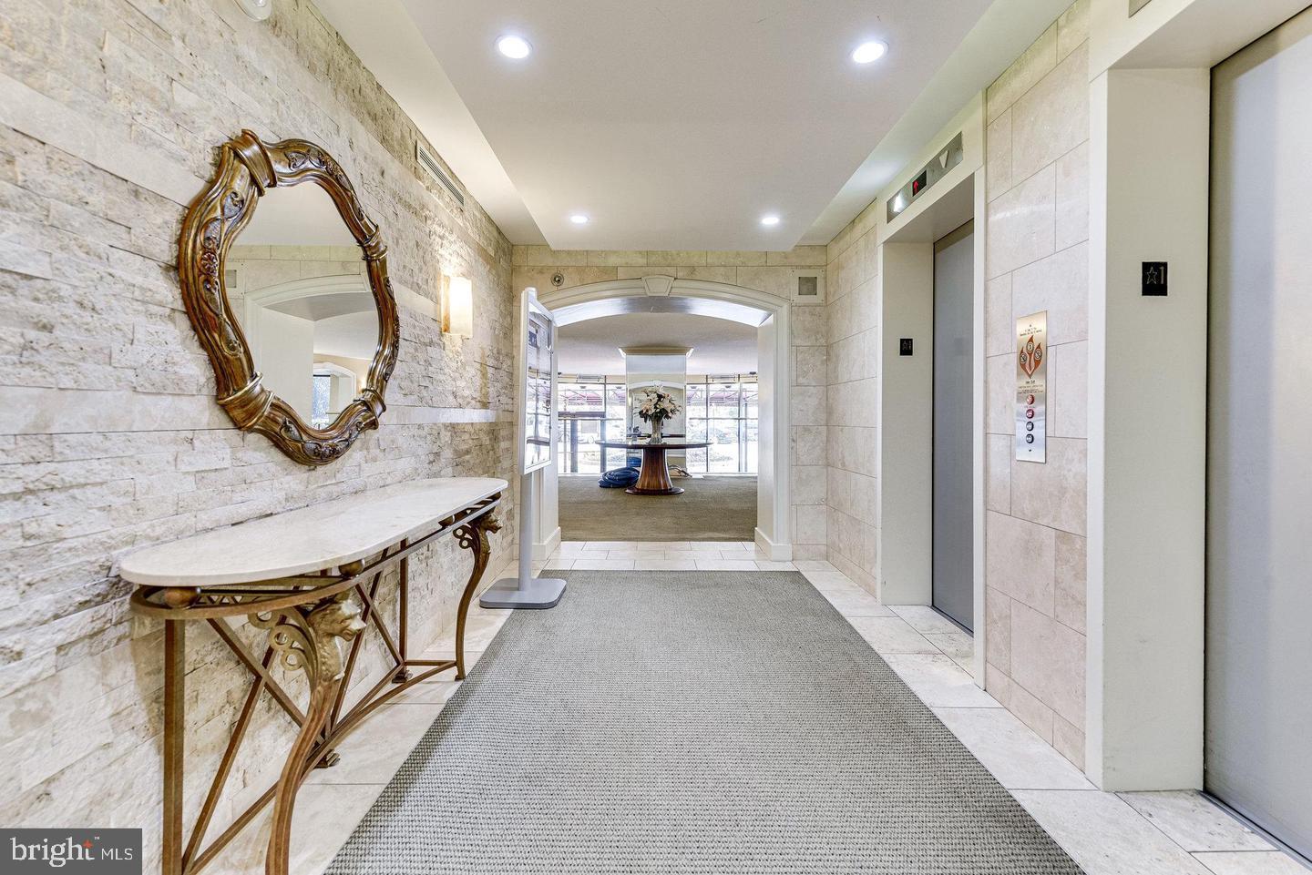 ROTONDA - Residential