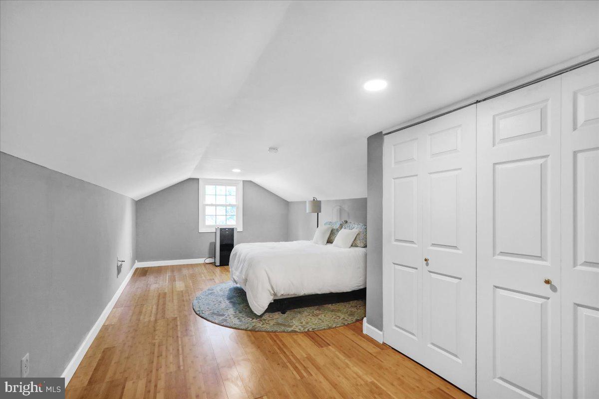 BIRDLAND - Residential