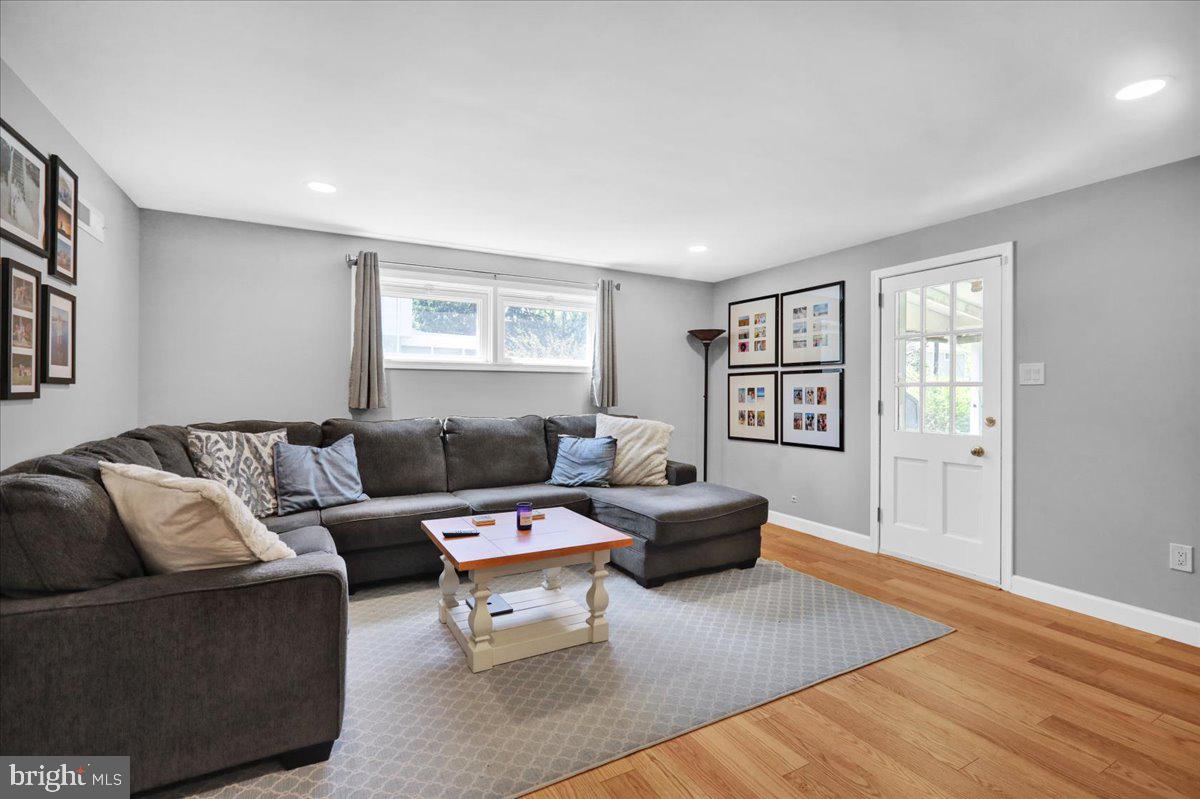 BIRDLAND - Residential