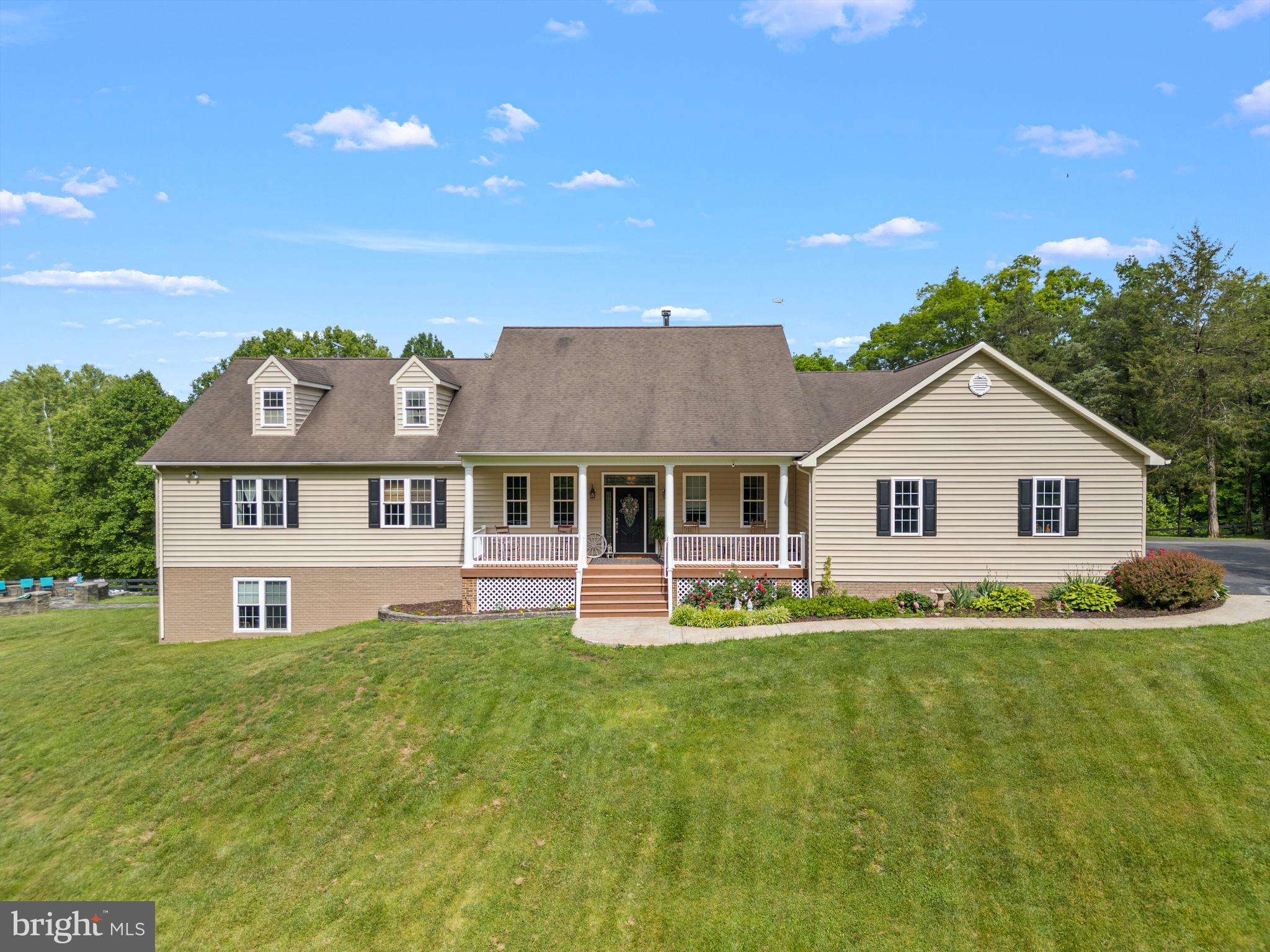 7312 OAK LANE