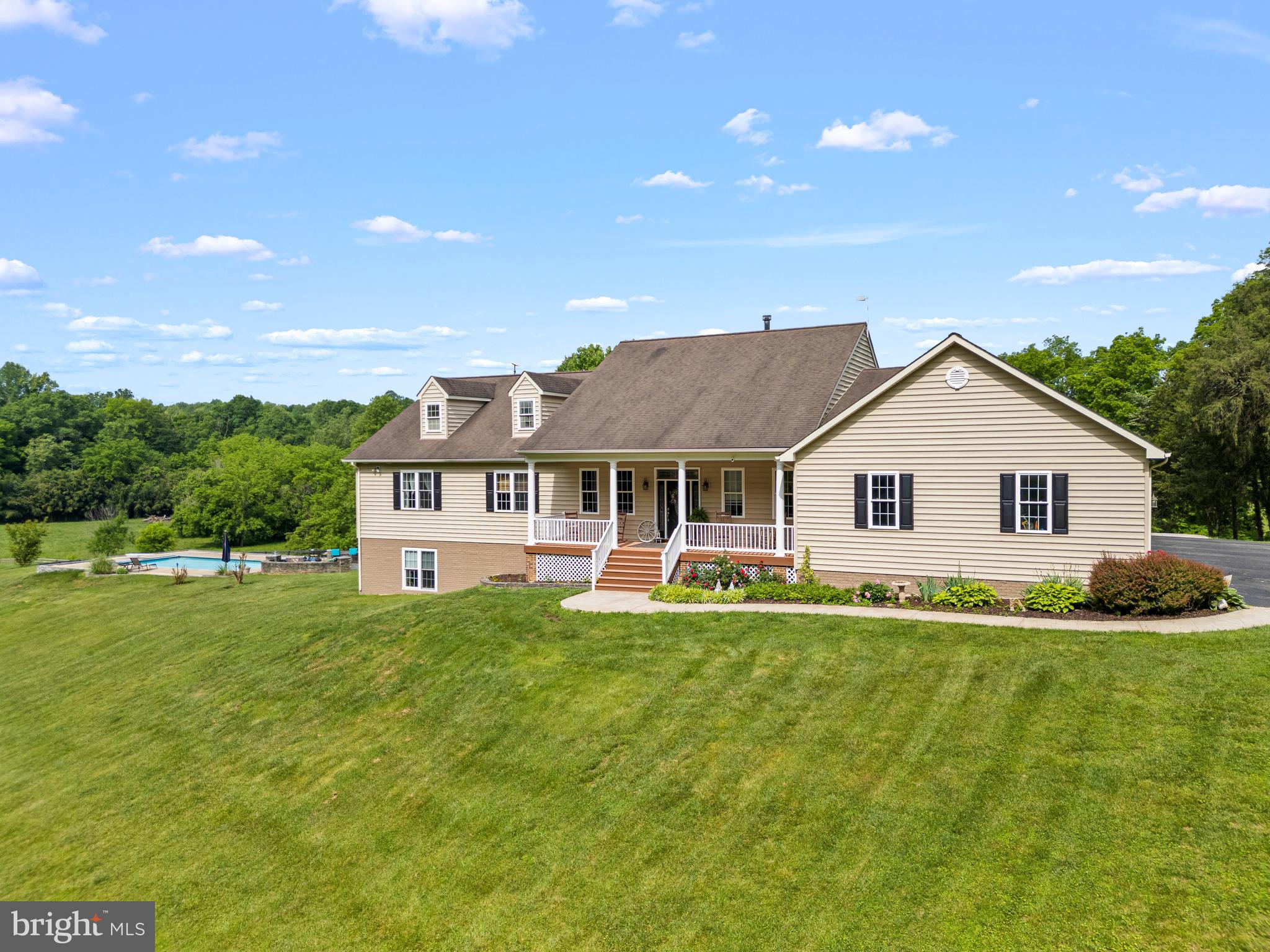 7312 OAK LANE