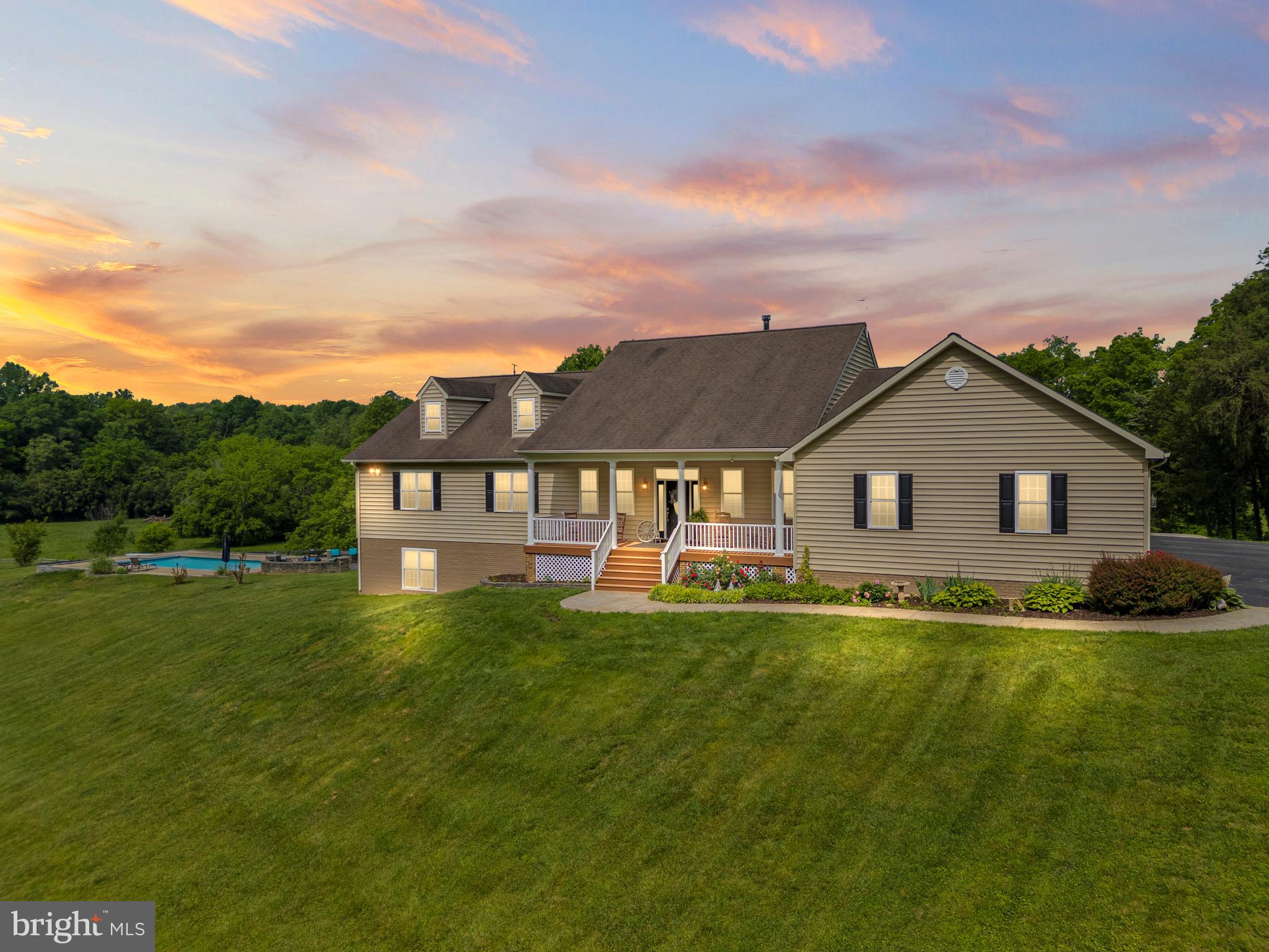 7312 OAK LANE