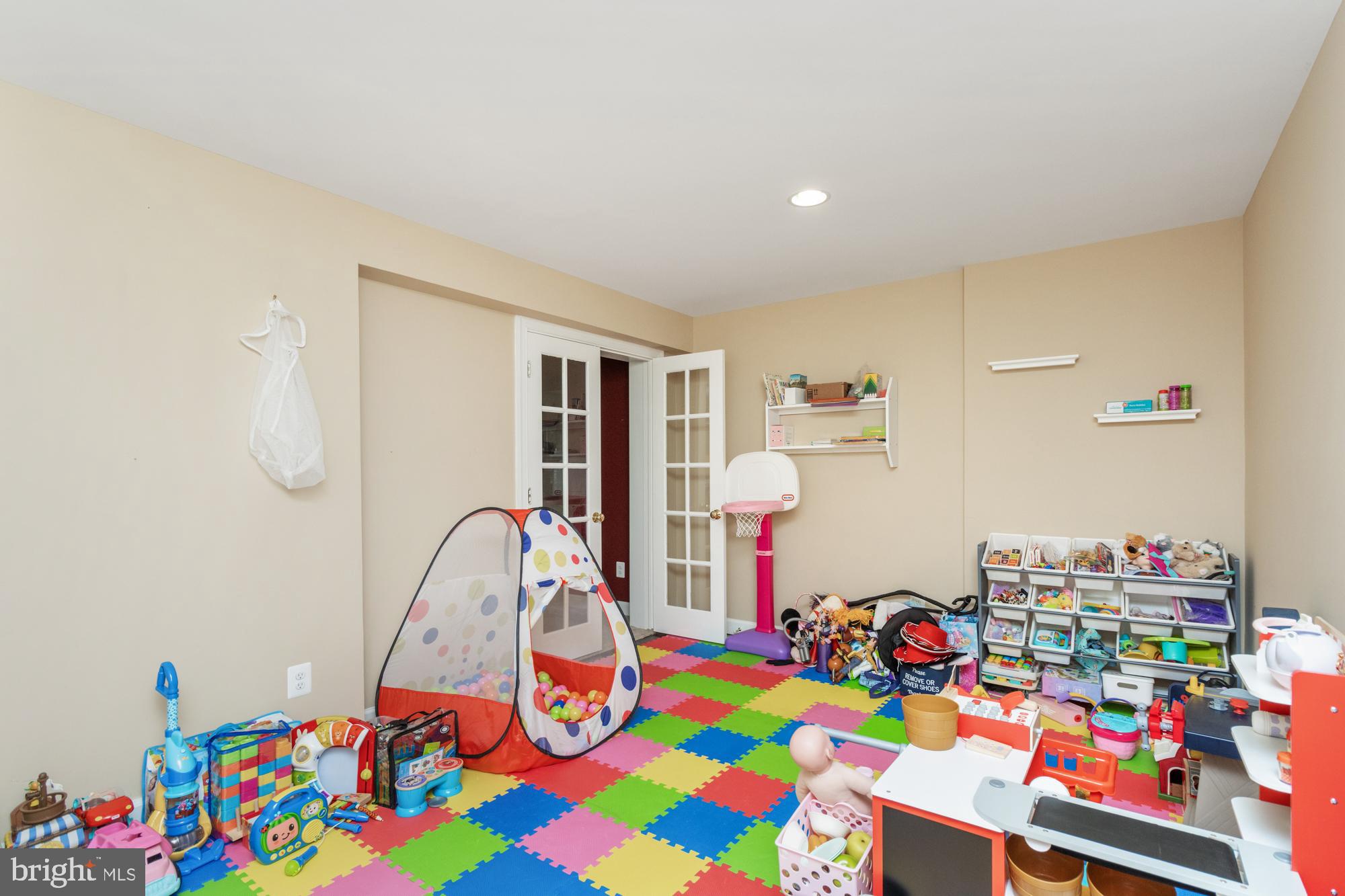 COLVARD MANOR - Residential