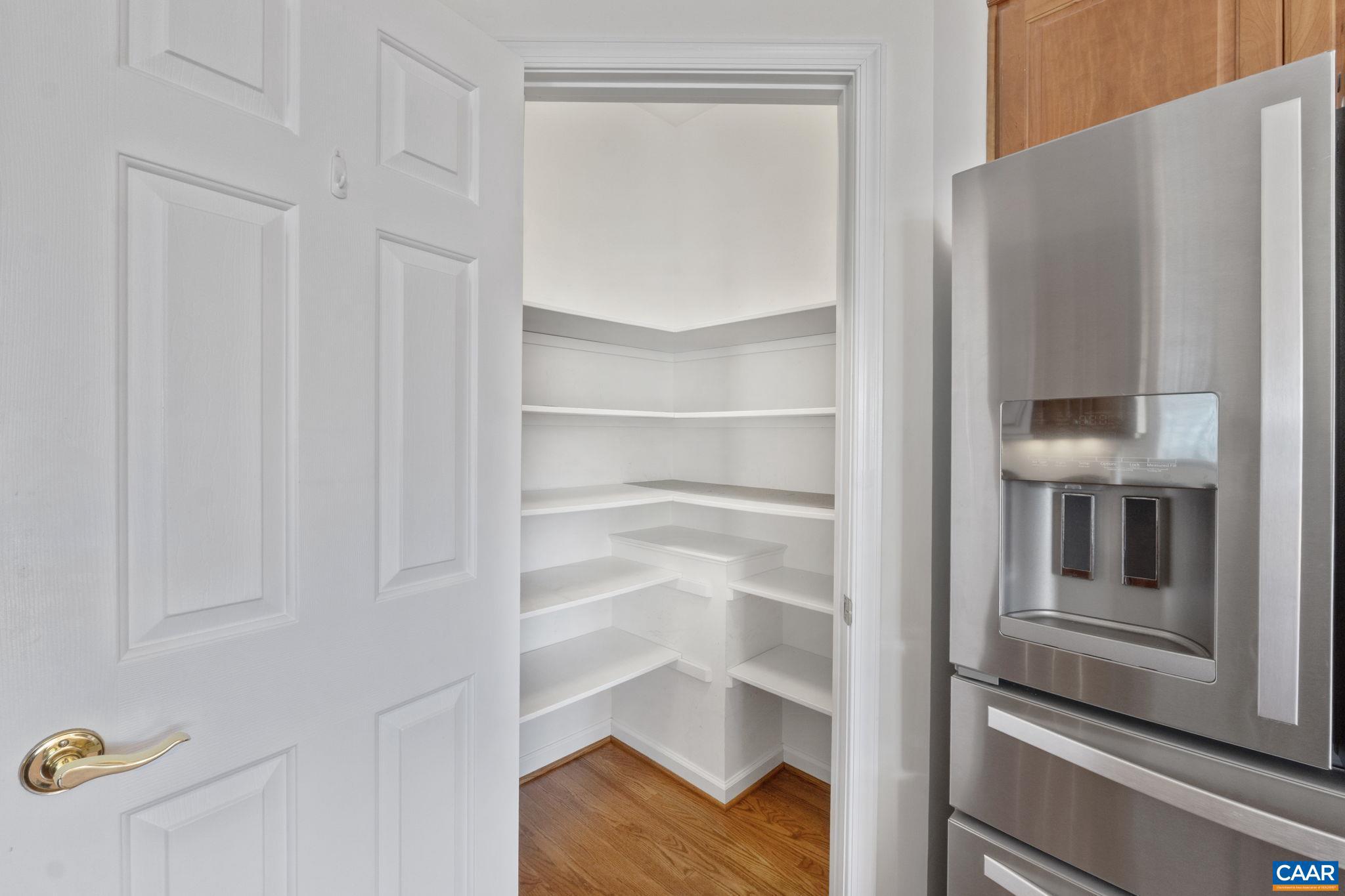 MOSBY MOUNTAIN - Residential