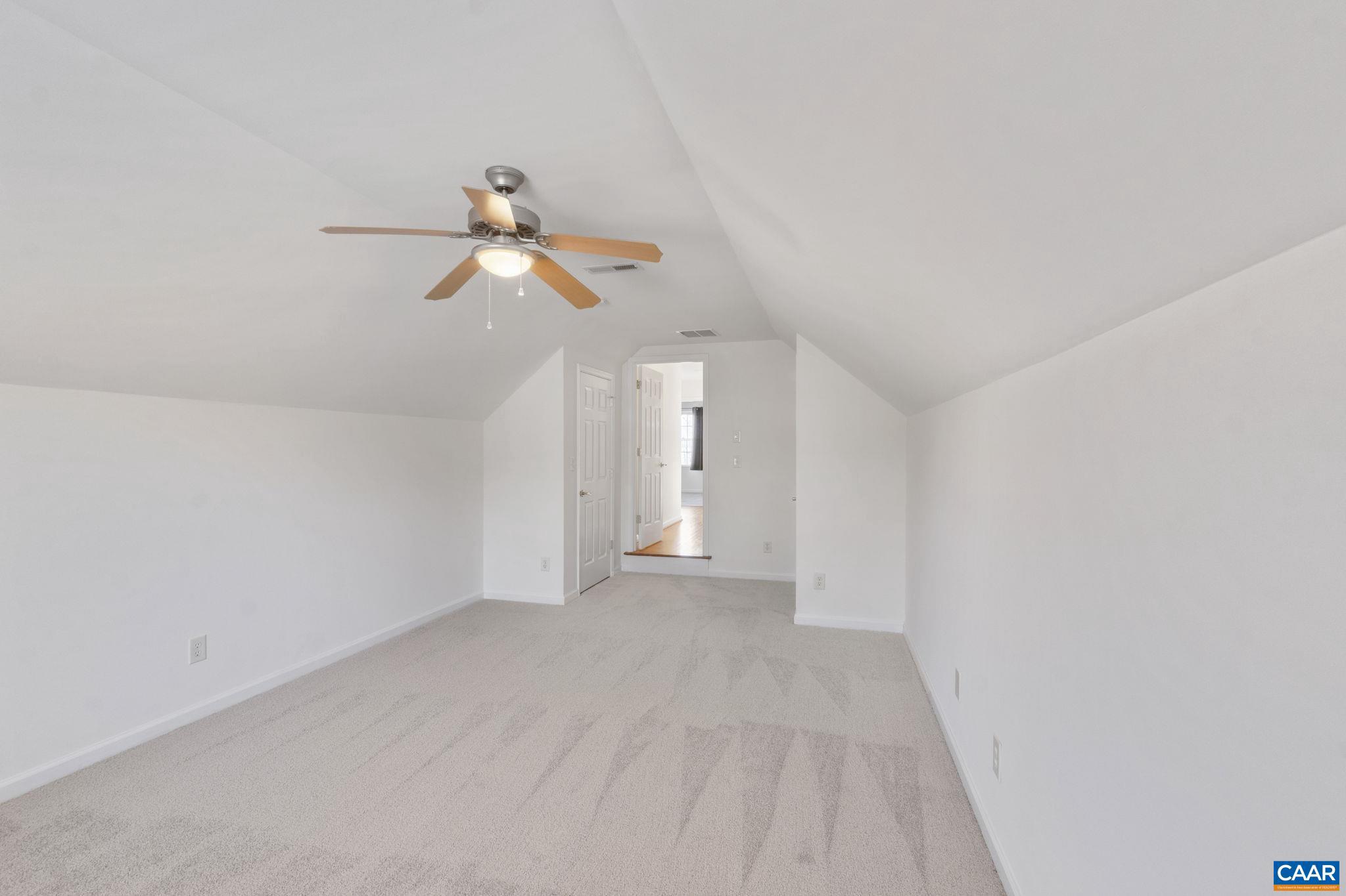 MOSBY MOUNTAIN - Residential