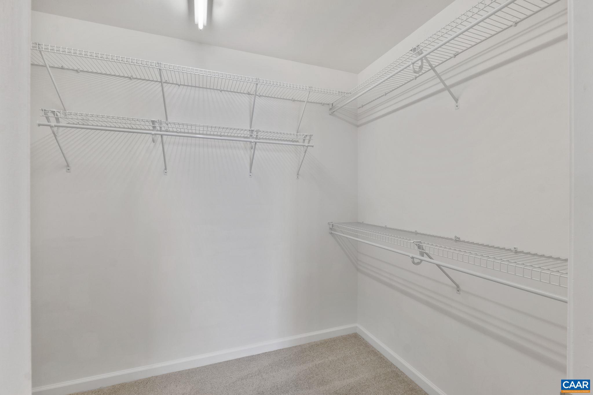 MOSBY MOUNTAIN - Residential