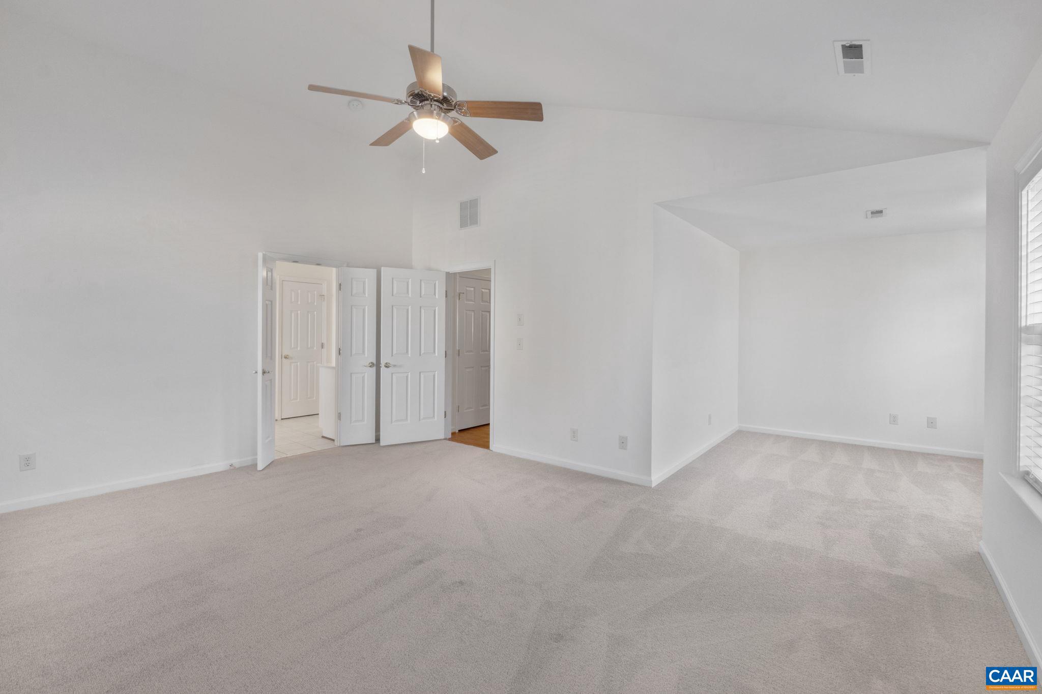 MOSBY MOUNTAIN - Residential