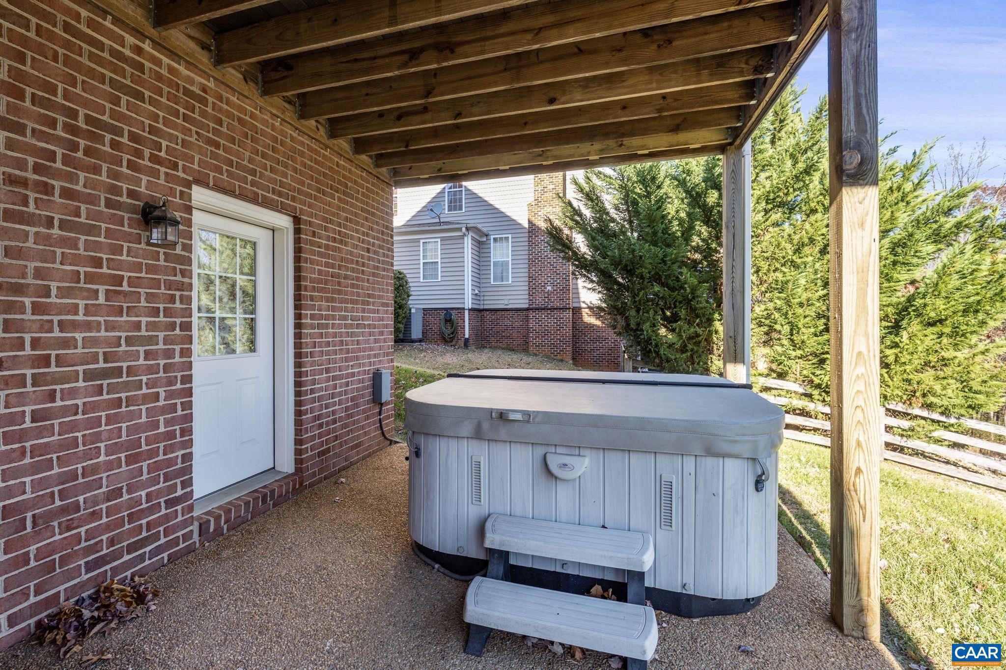 MOSBY MOUNTAIN - Residential