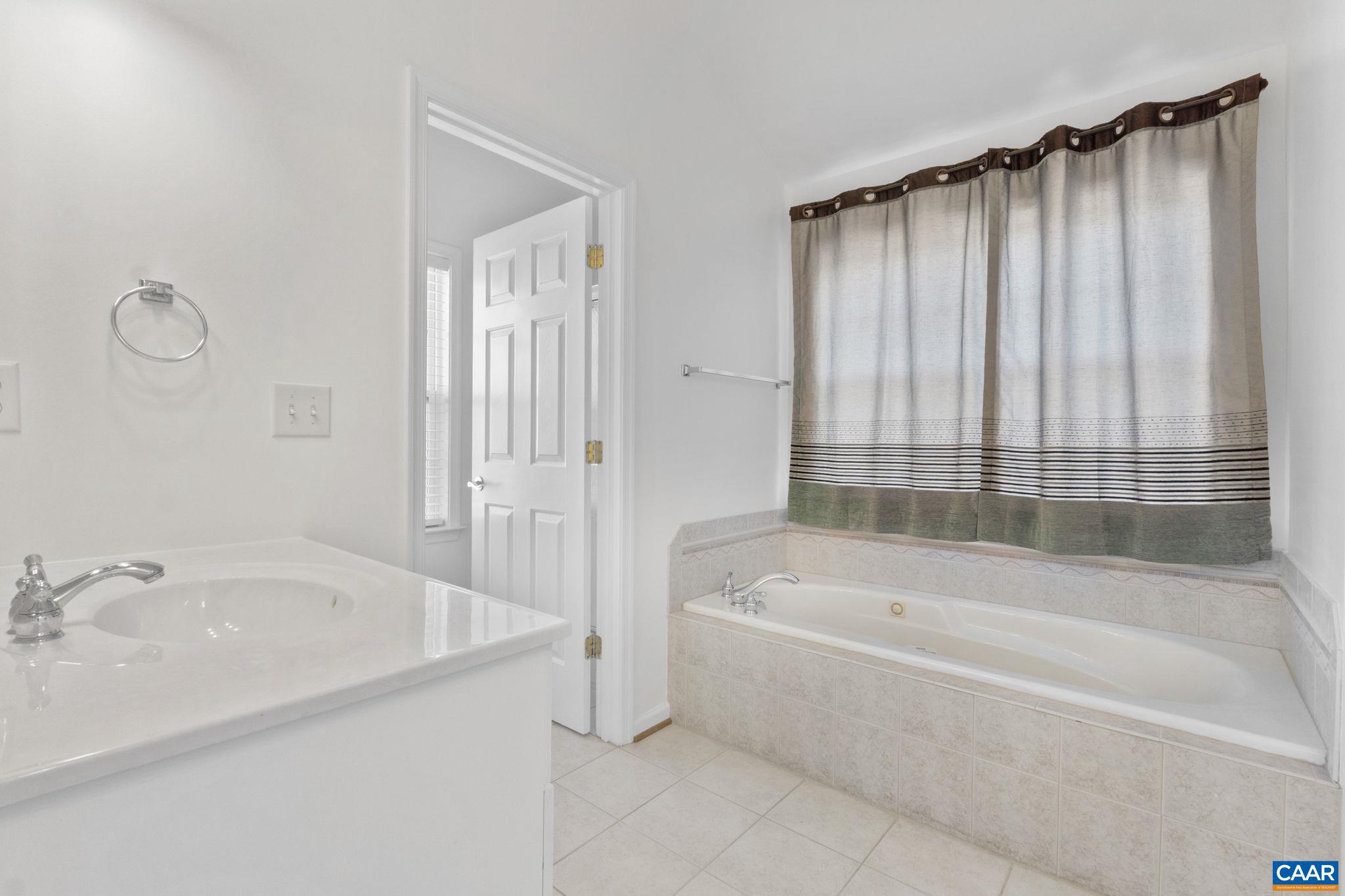 MOSBY MOUNTAIN - Residential