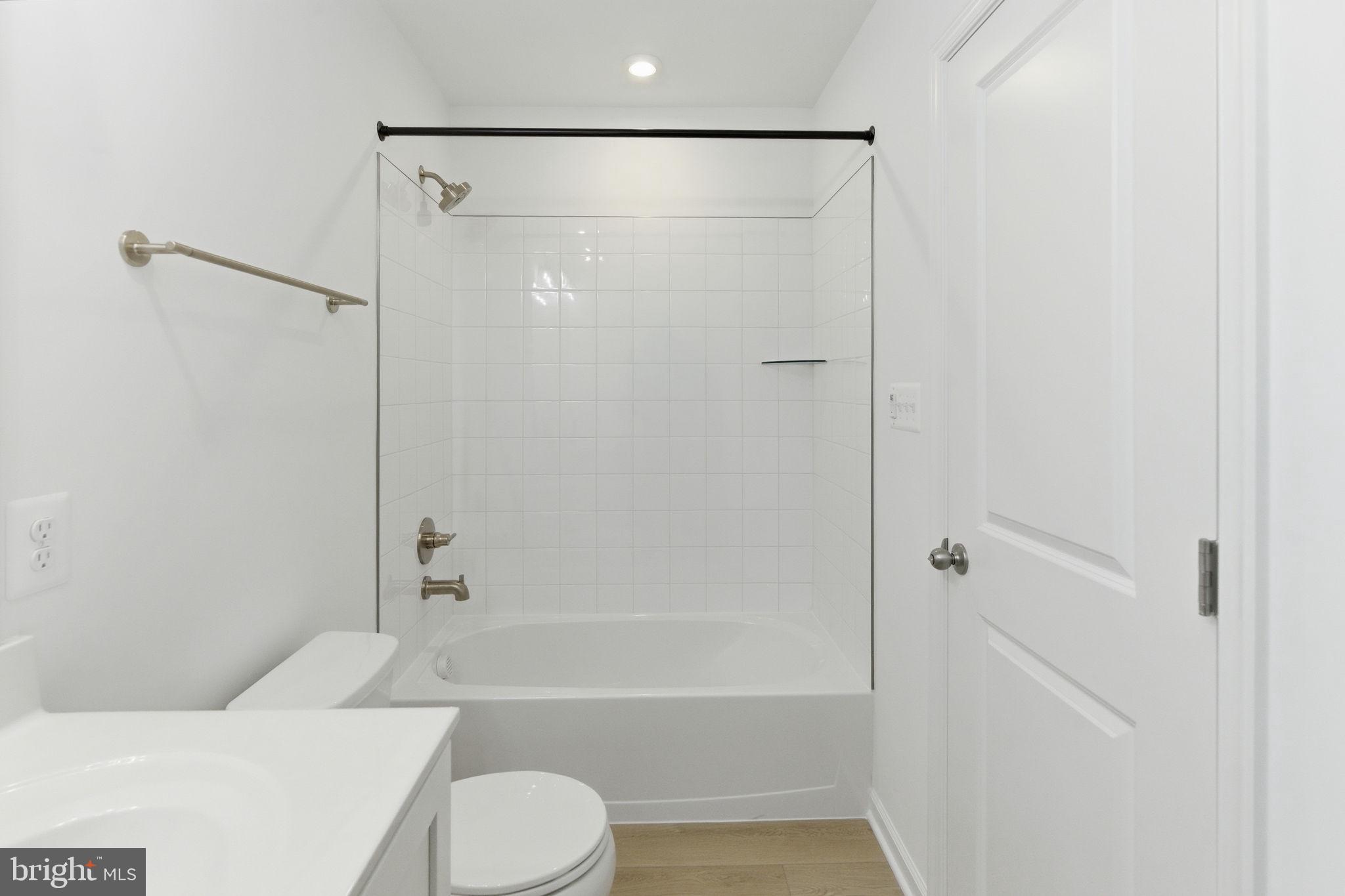 KING'S CROSSING - Residential