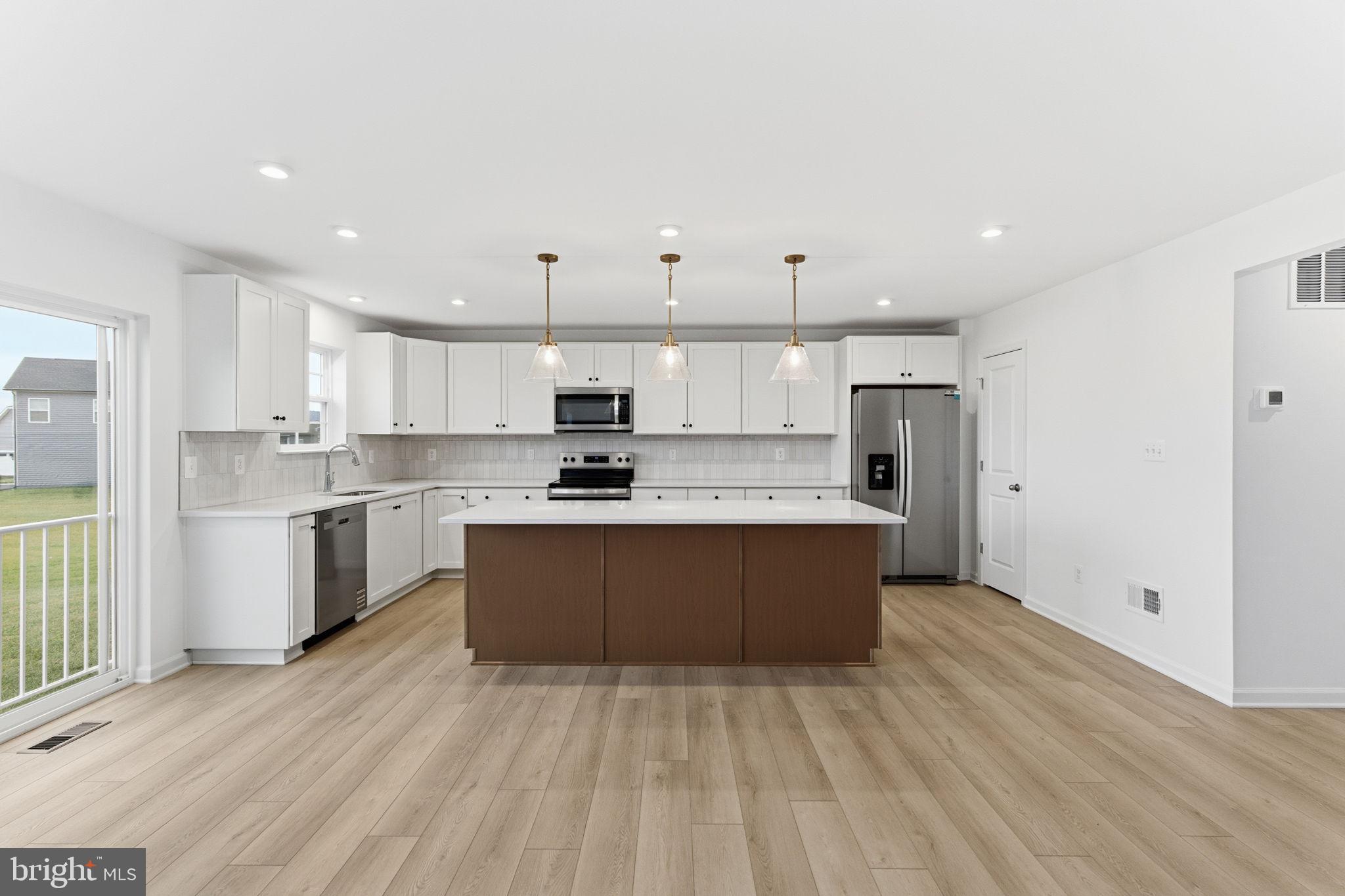 KING'S CROSSING - Residential