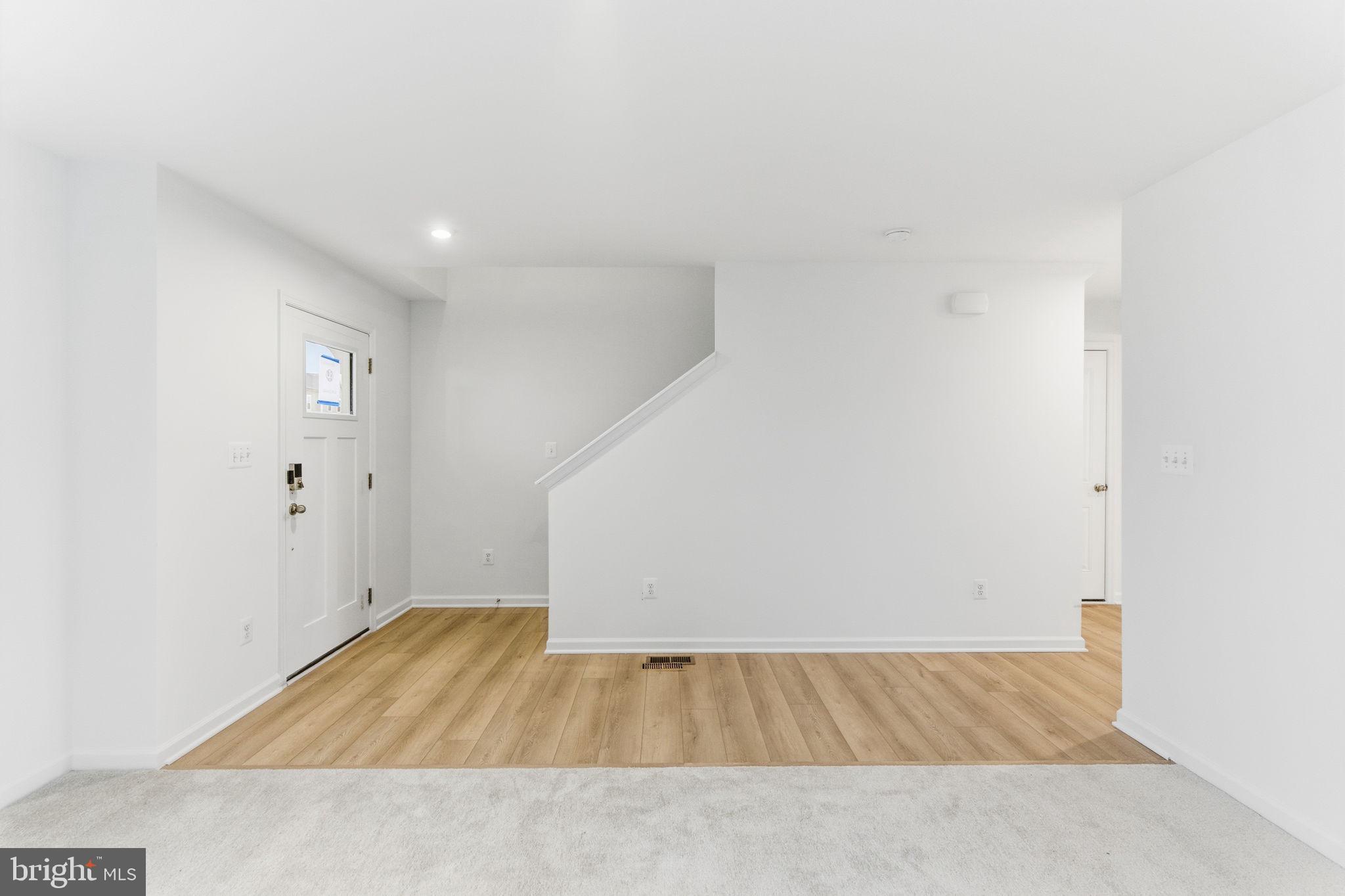 KING'S CROSSING - Residential