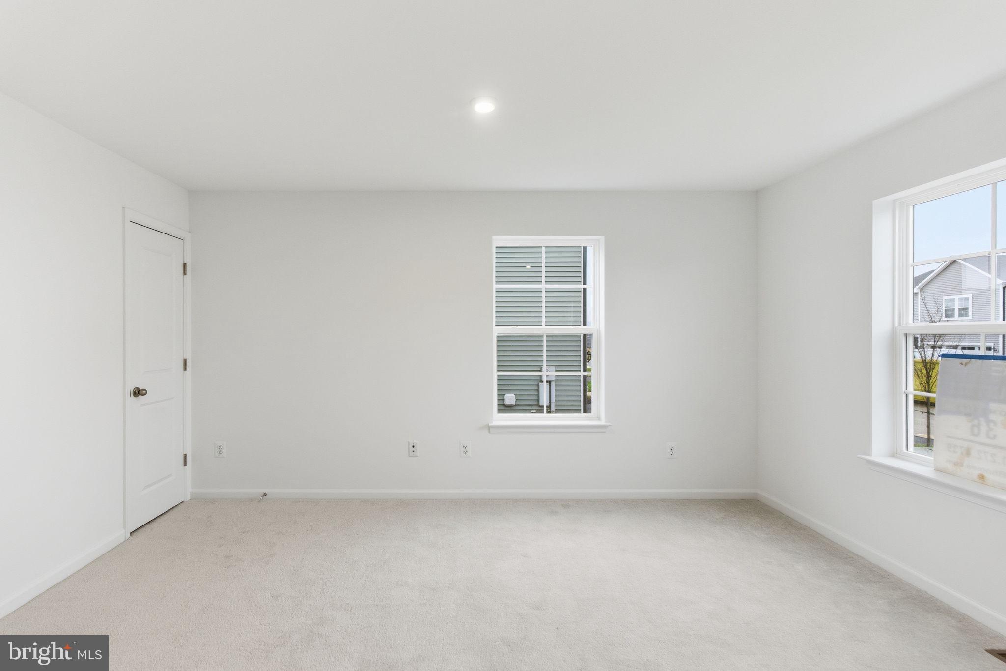 KING'S CROSSING - Residential