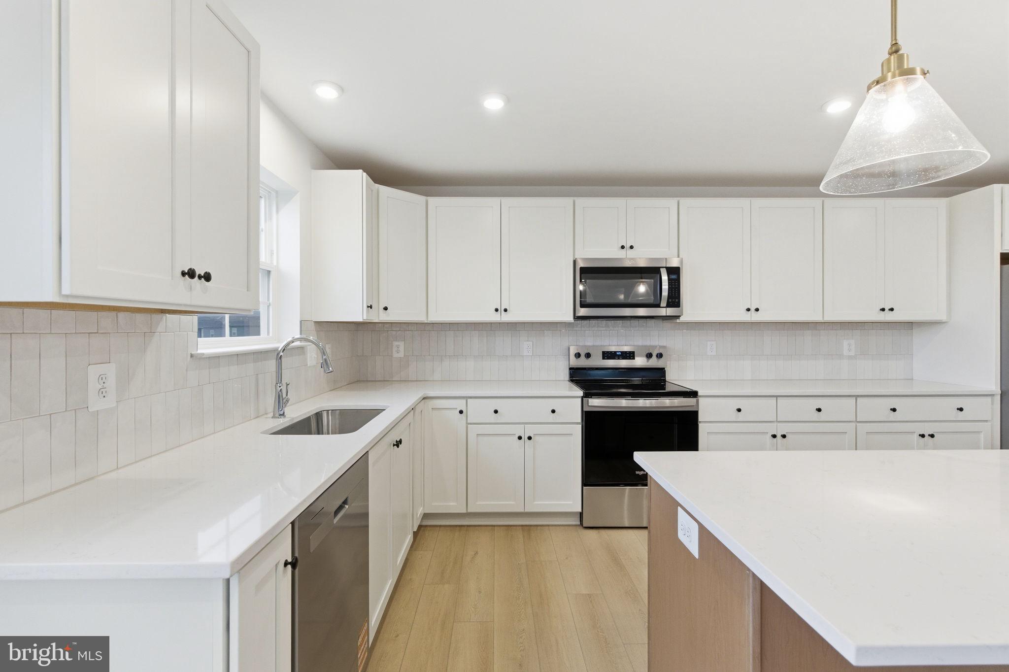 KING'S CROSSING - Residential