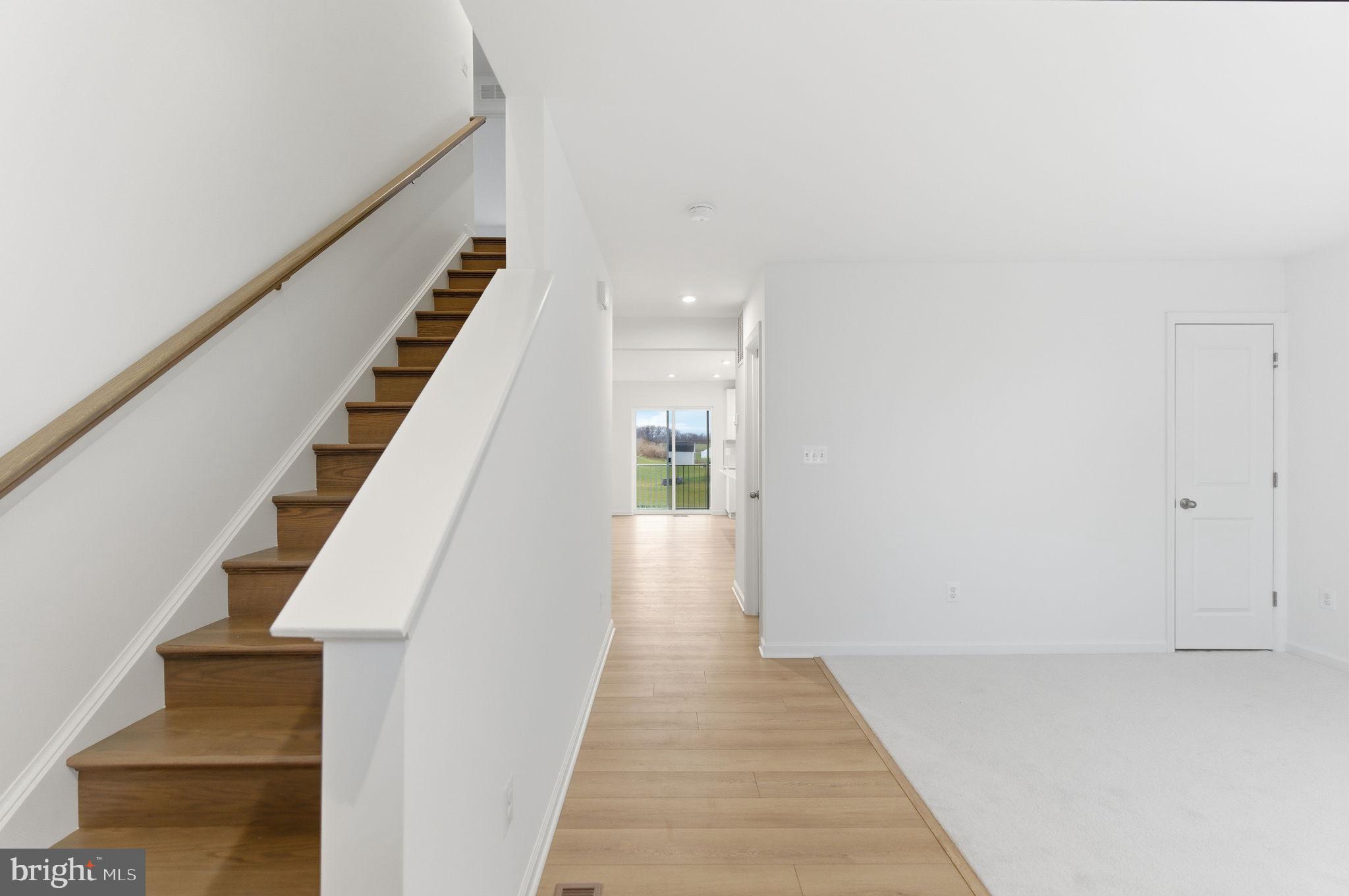 KING'S CROSSING - Residential