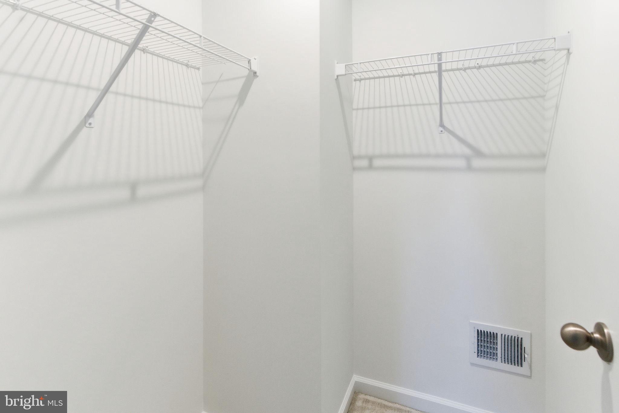 KING'S CROSSING - Residential