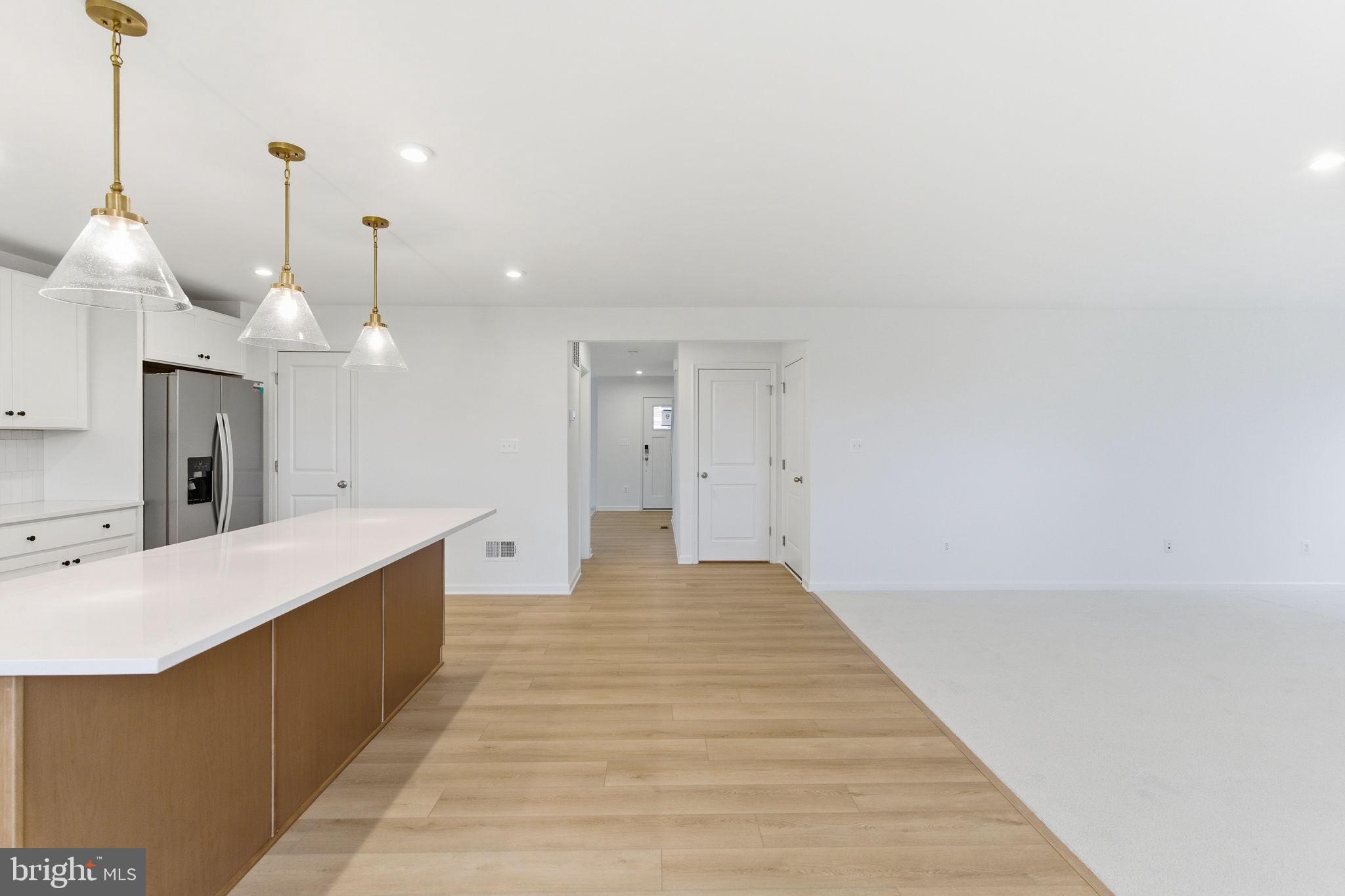 KING'S CROSSING - Residential