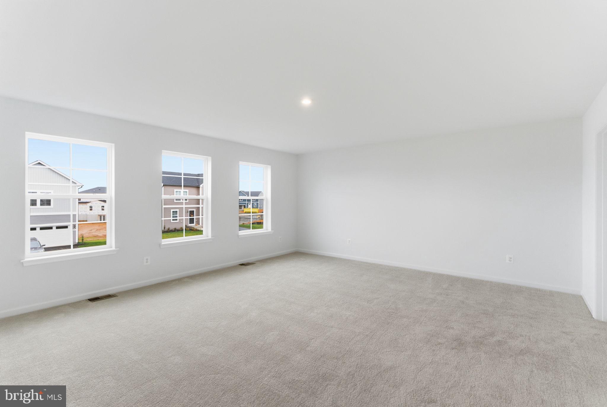 KING'S CROSSING - Residential