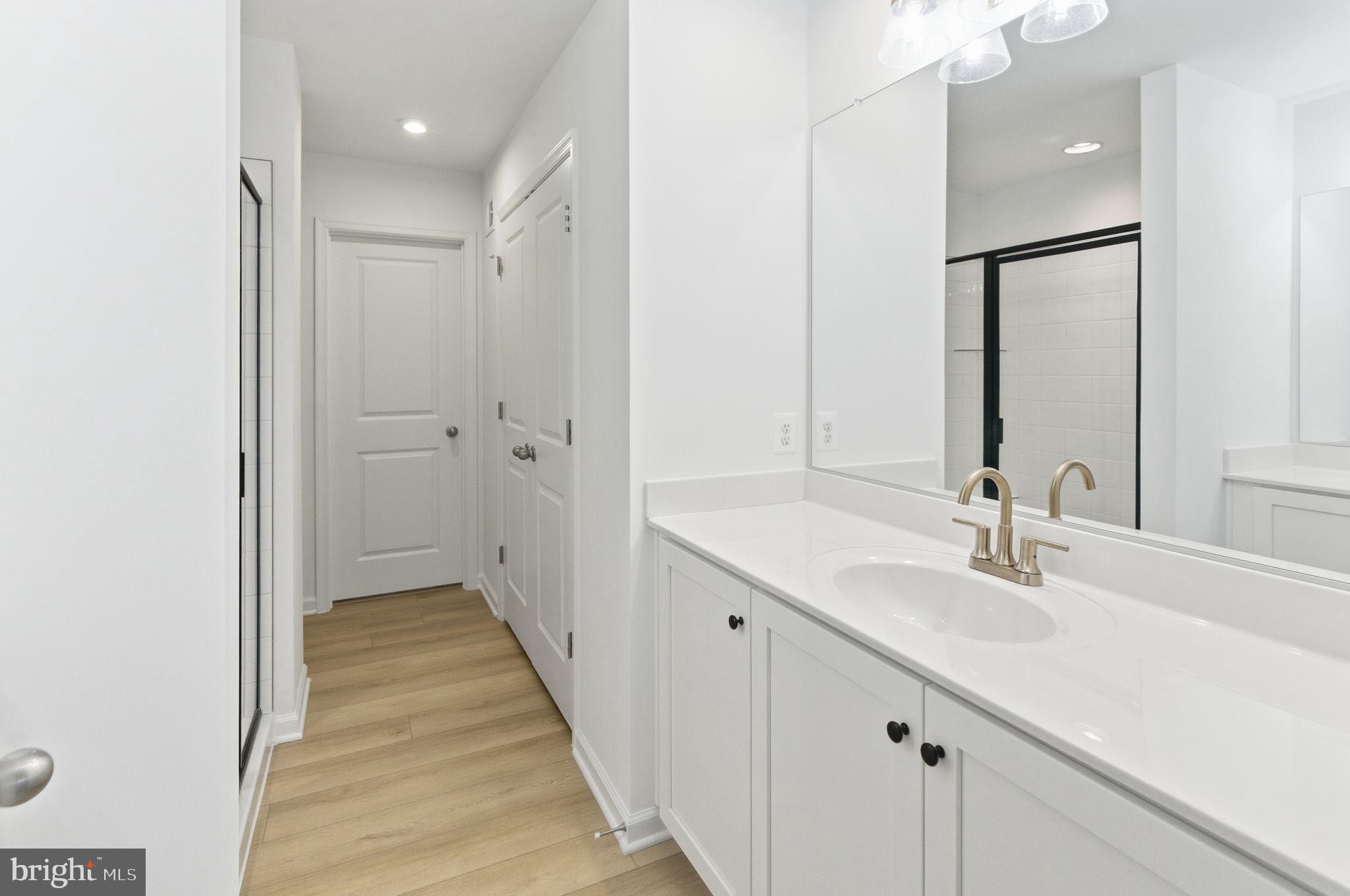 KING'S CROSSING - Residential