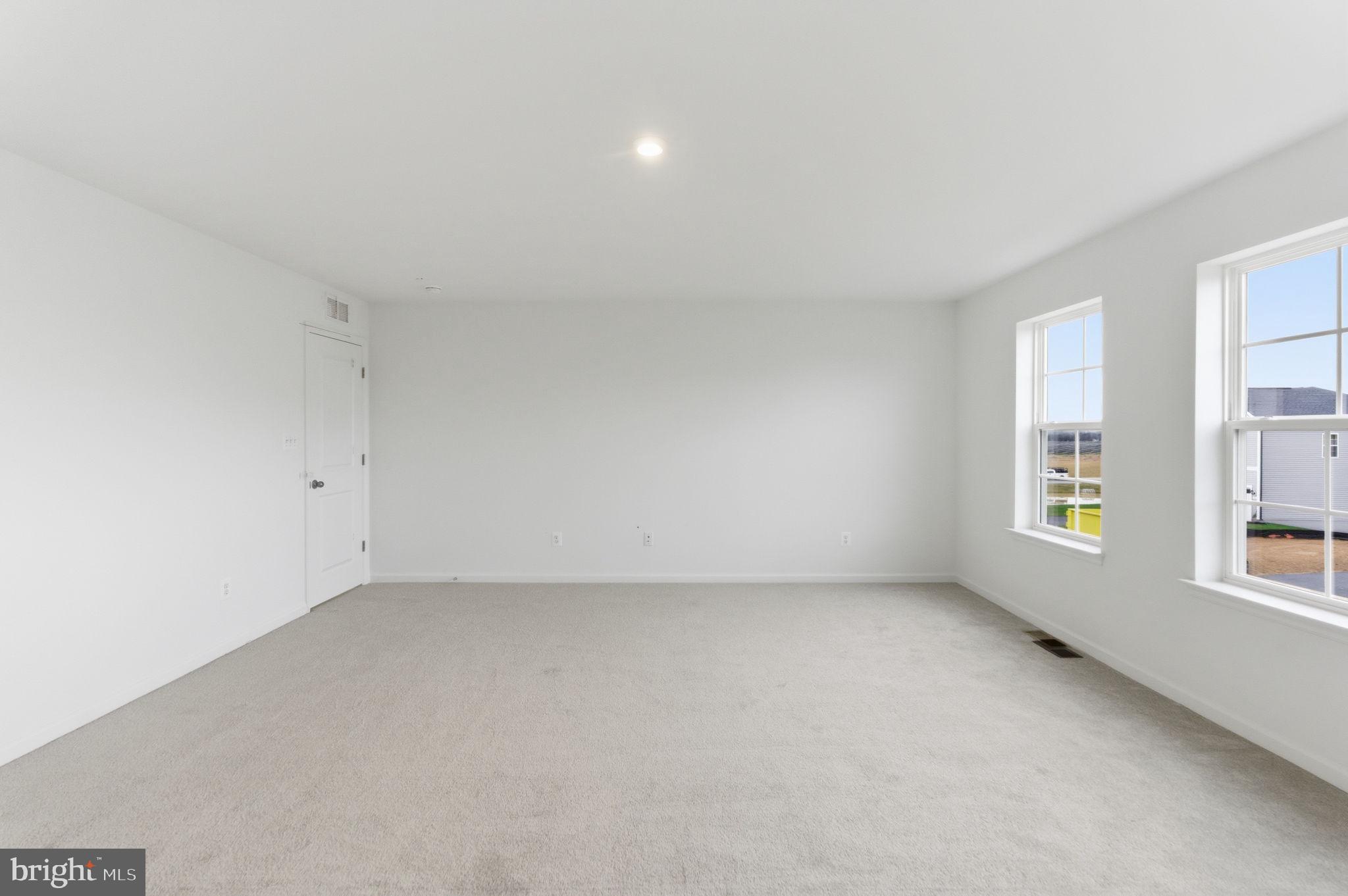 KING'S CROSSING - Residential