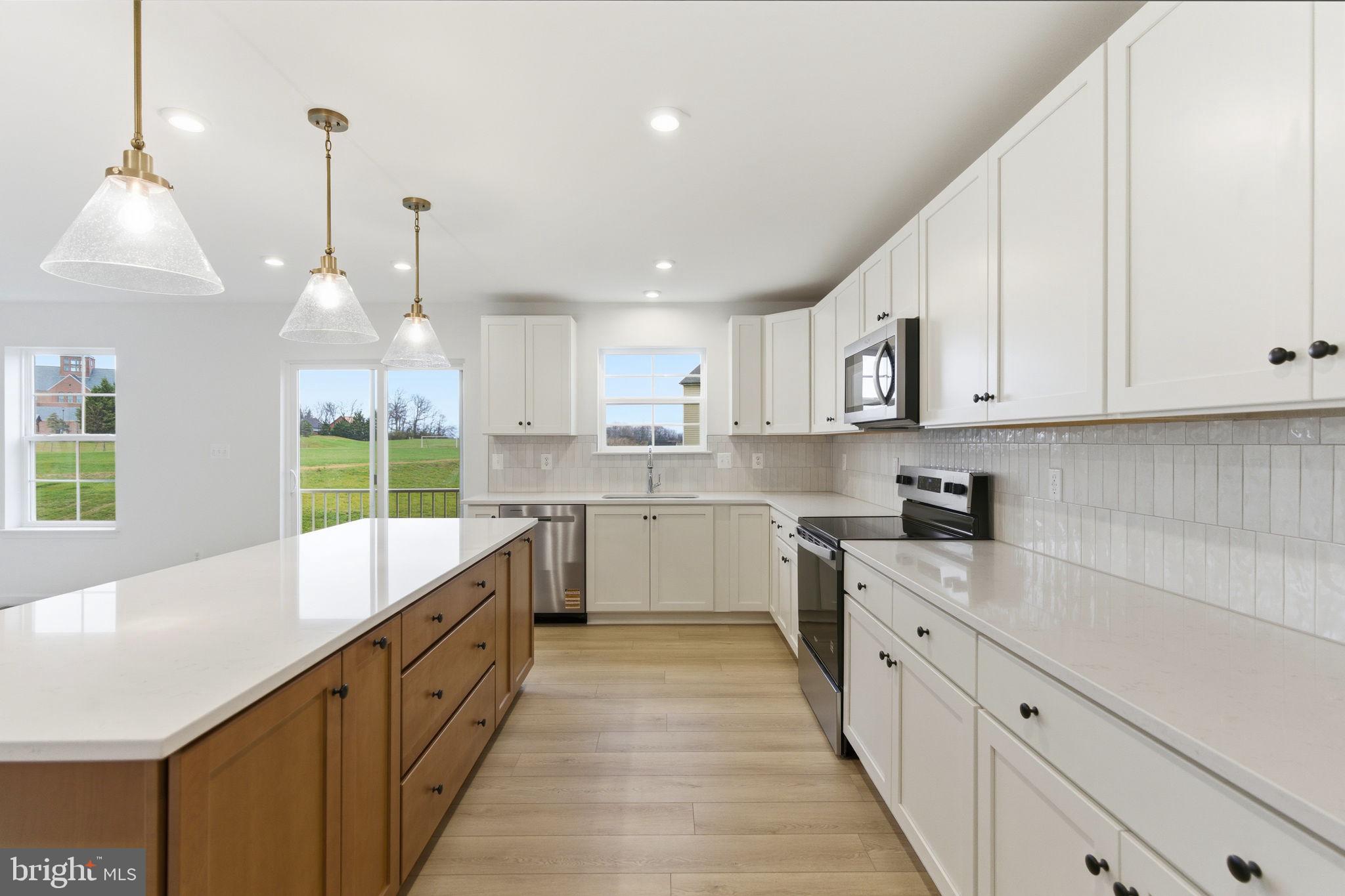 KING'S CROSSING - Residential