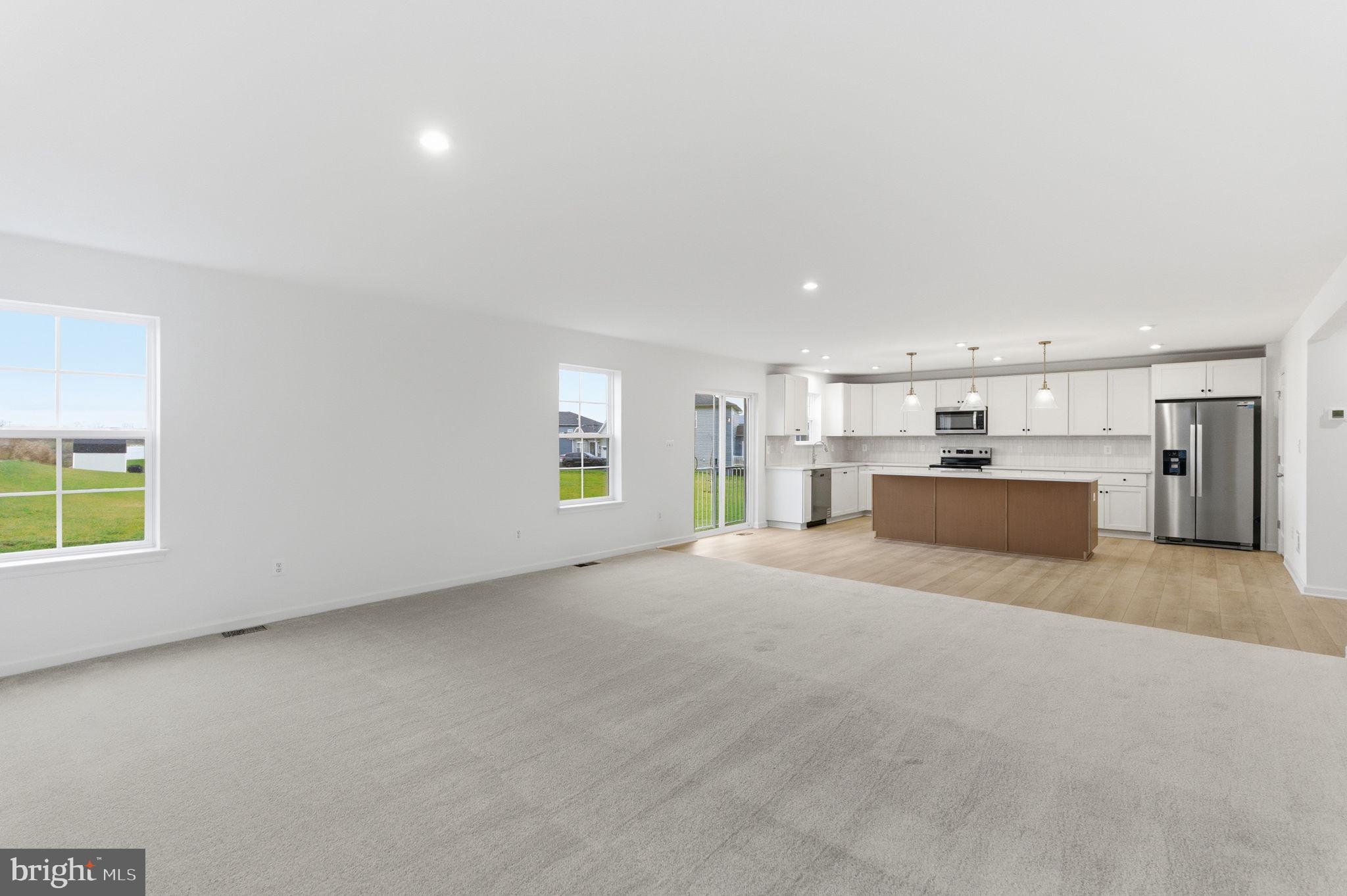 KING'S CROSSING - Residential