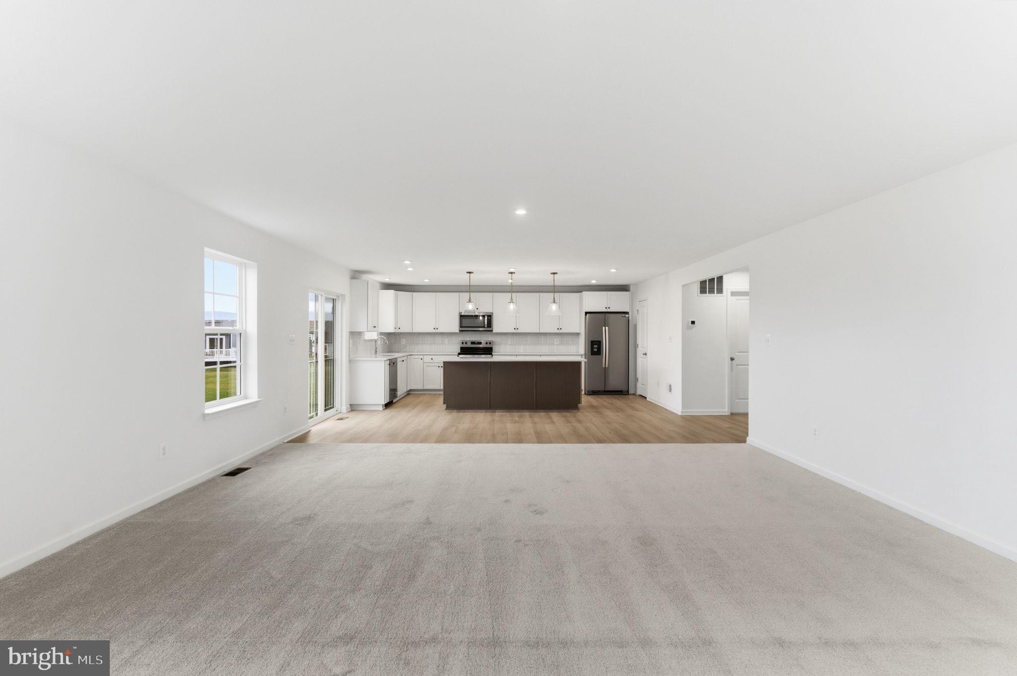 KING'S CROSSING - Residential