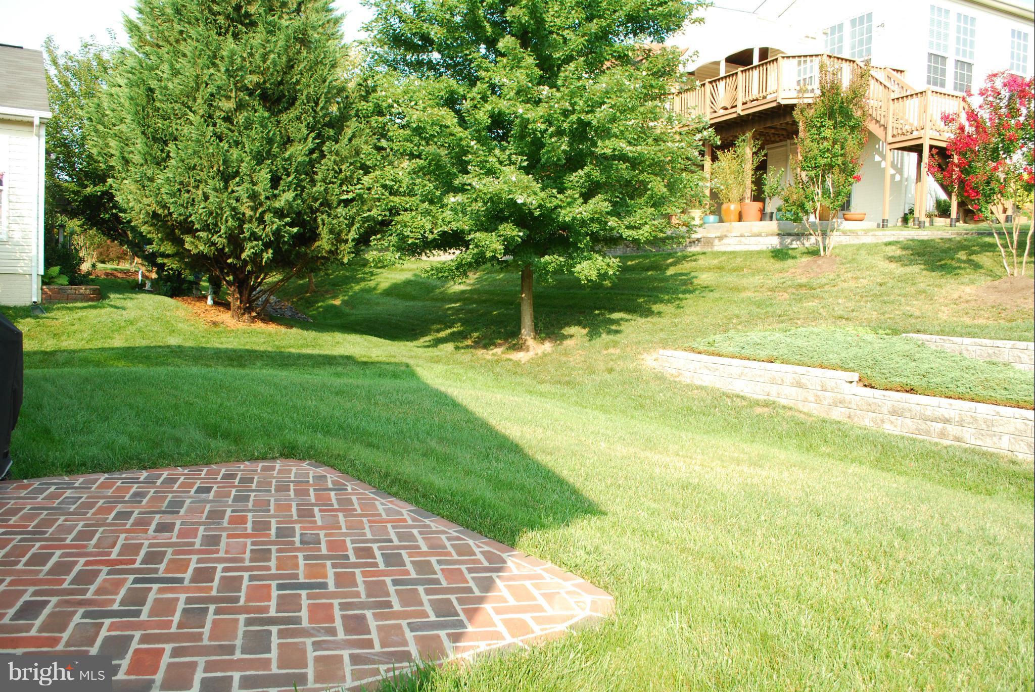 FOUR SEASONS - Residential