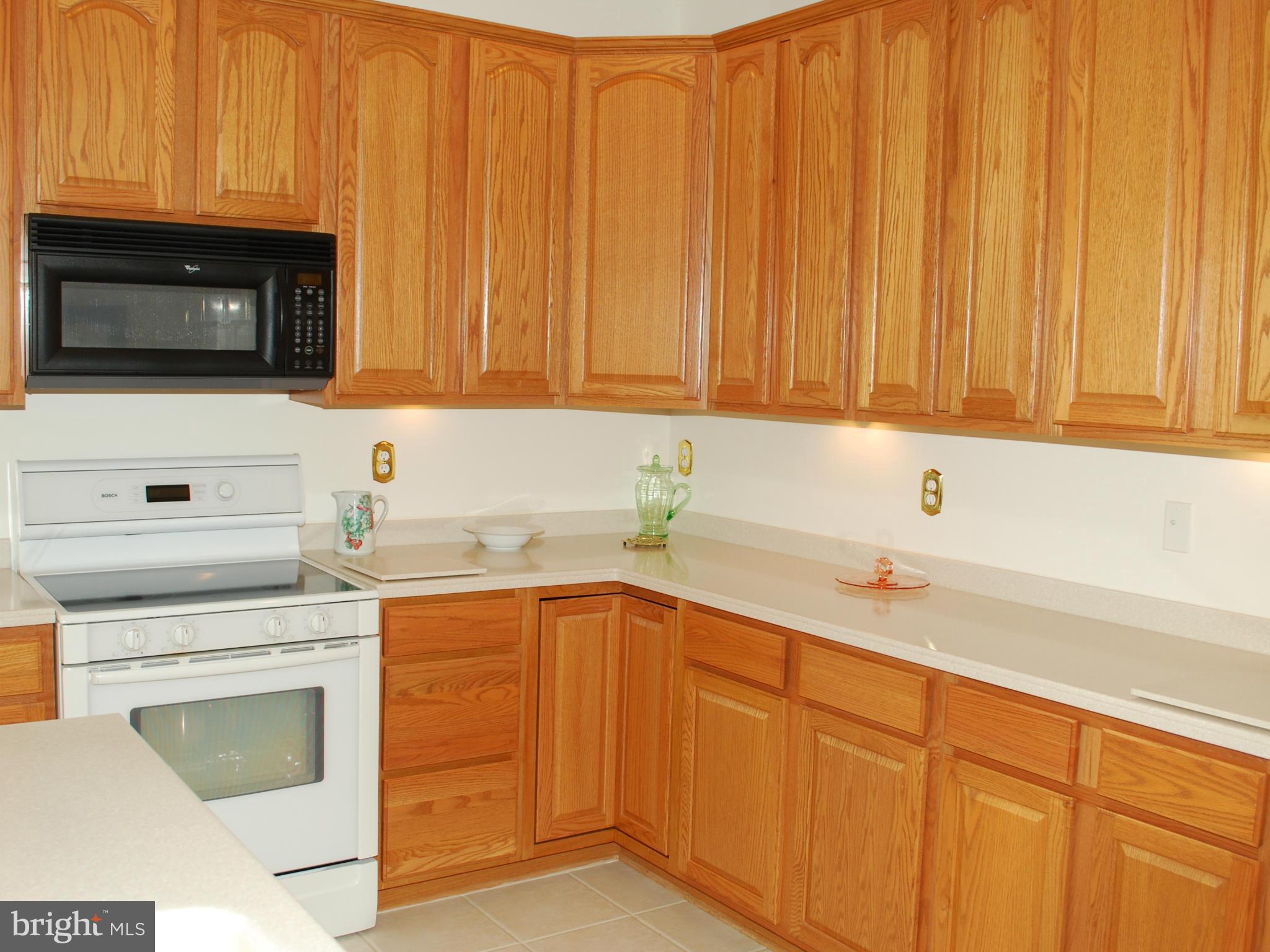 FOUR SEASONS - Residential