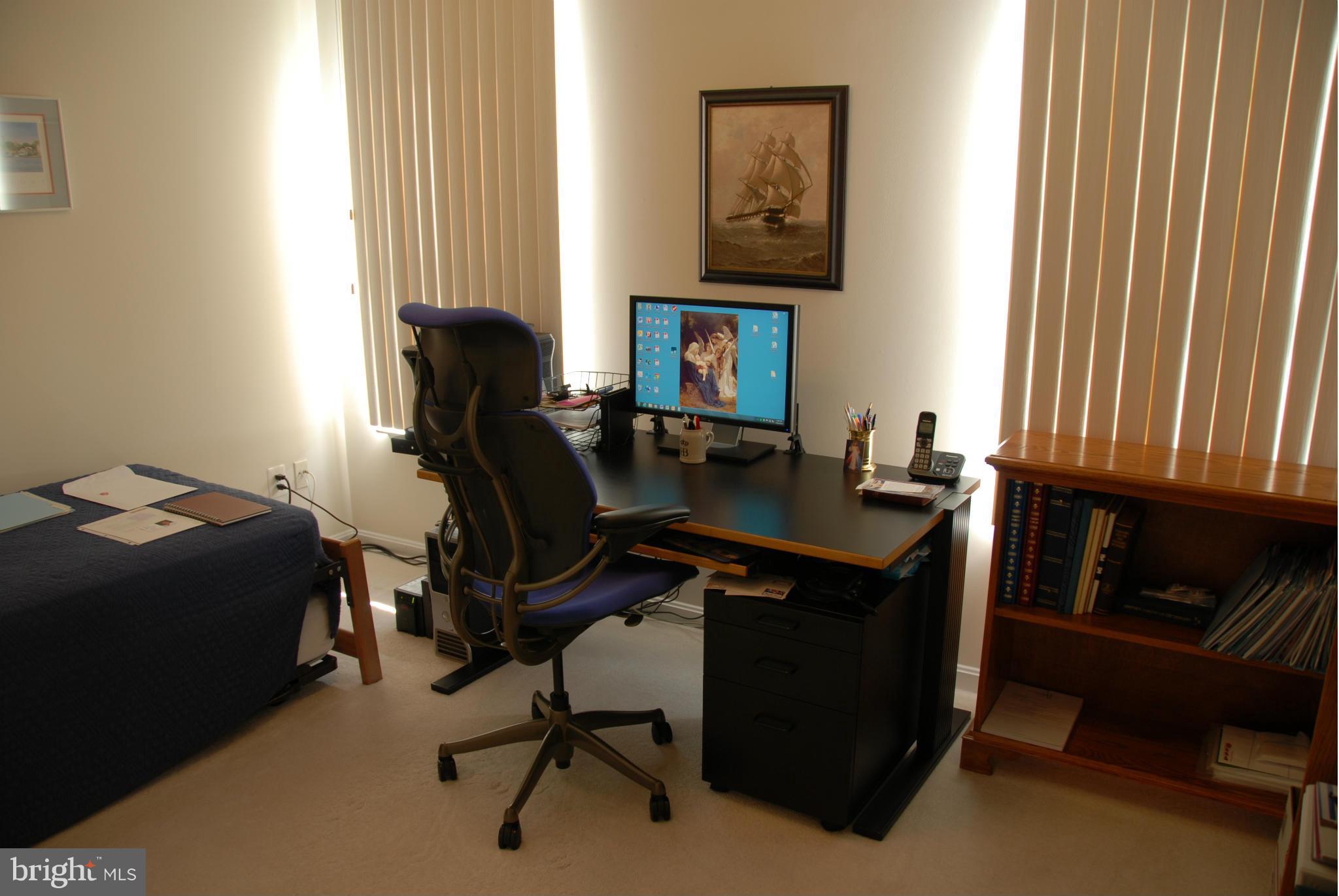 FOUR SEASONS - Residential