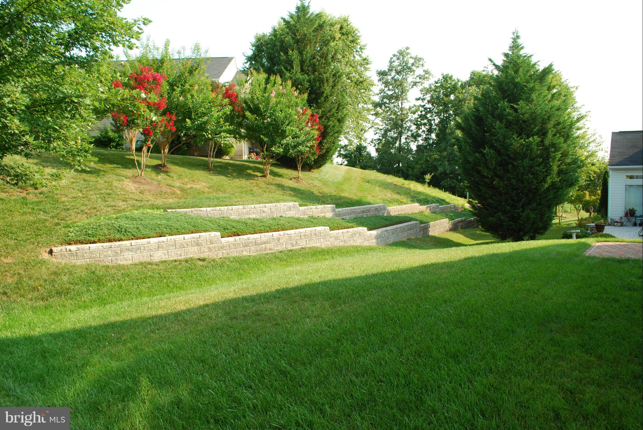 FOUR SEASONS - Residential