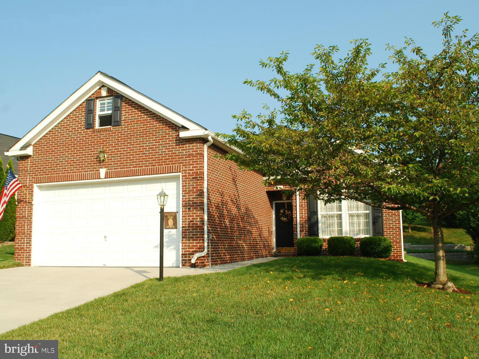 FOUR SEASONS - Residential