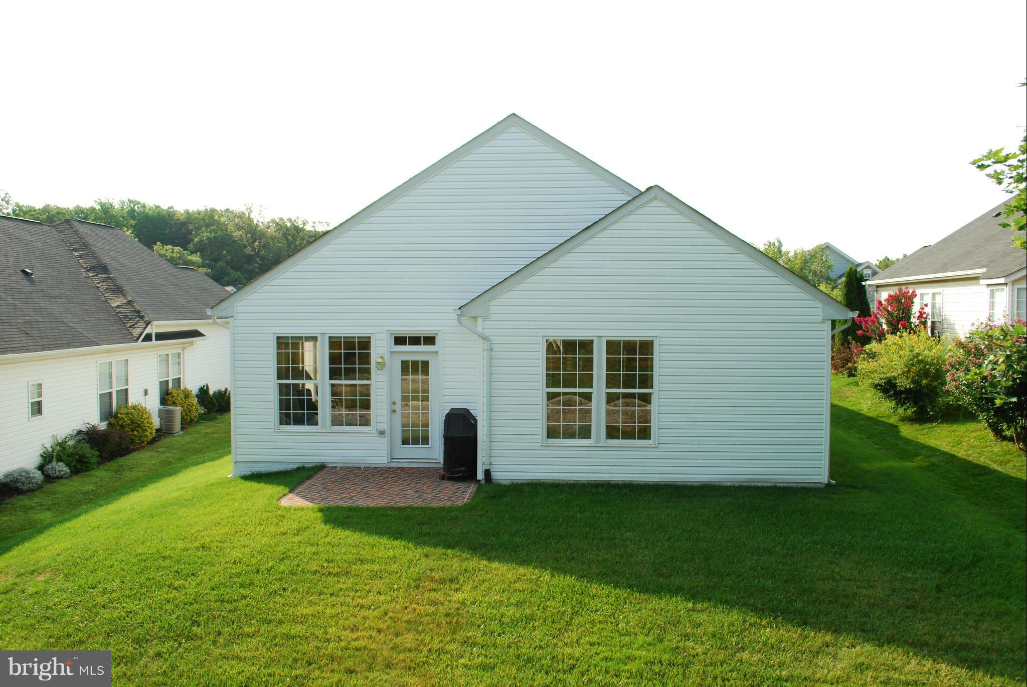 FOUR SEASONS - Residential