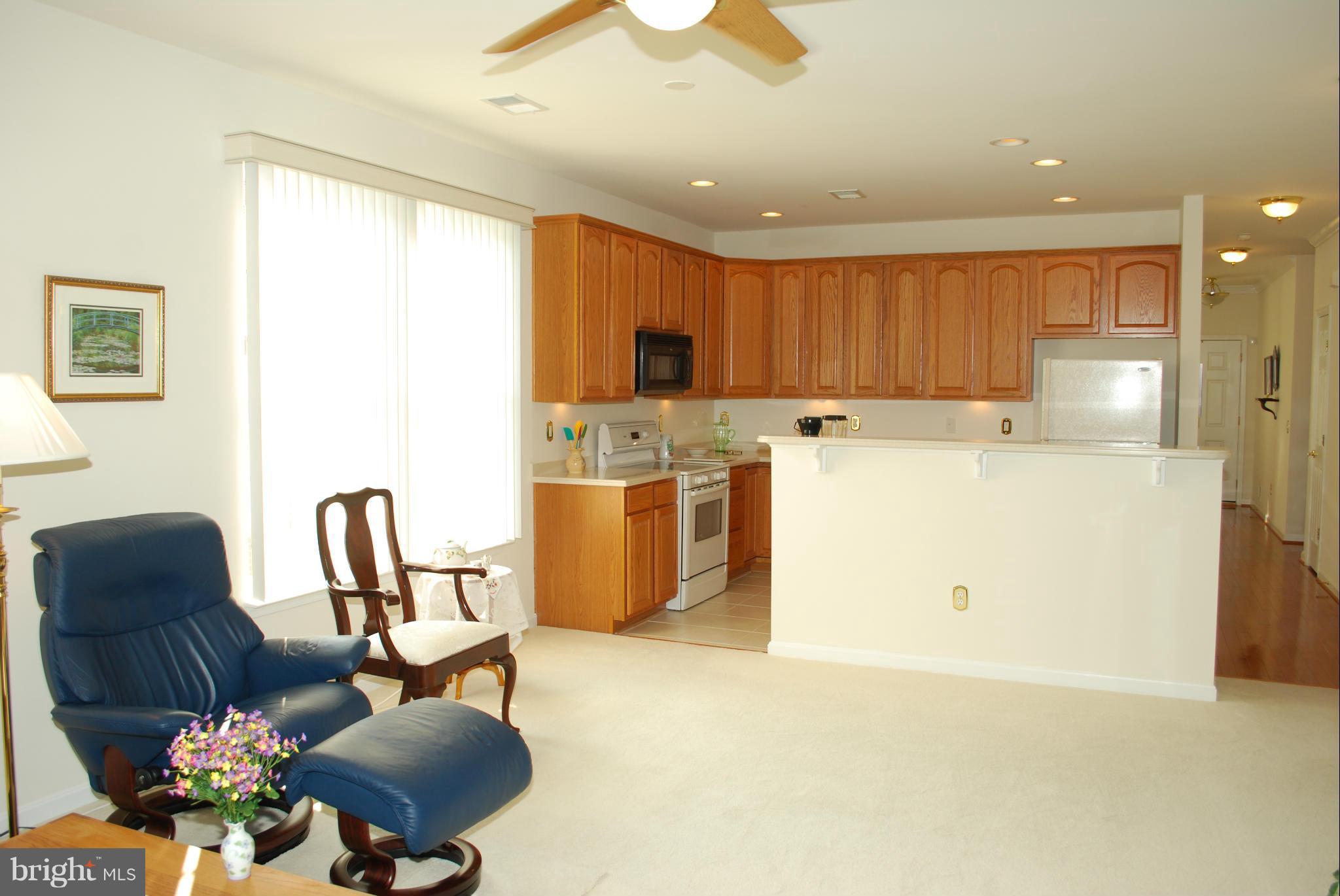 FOUR SEASONS - Residential