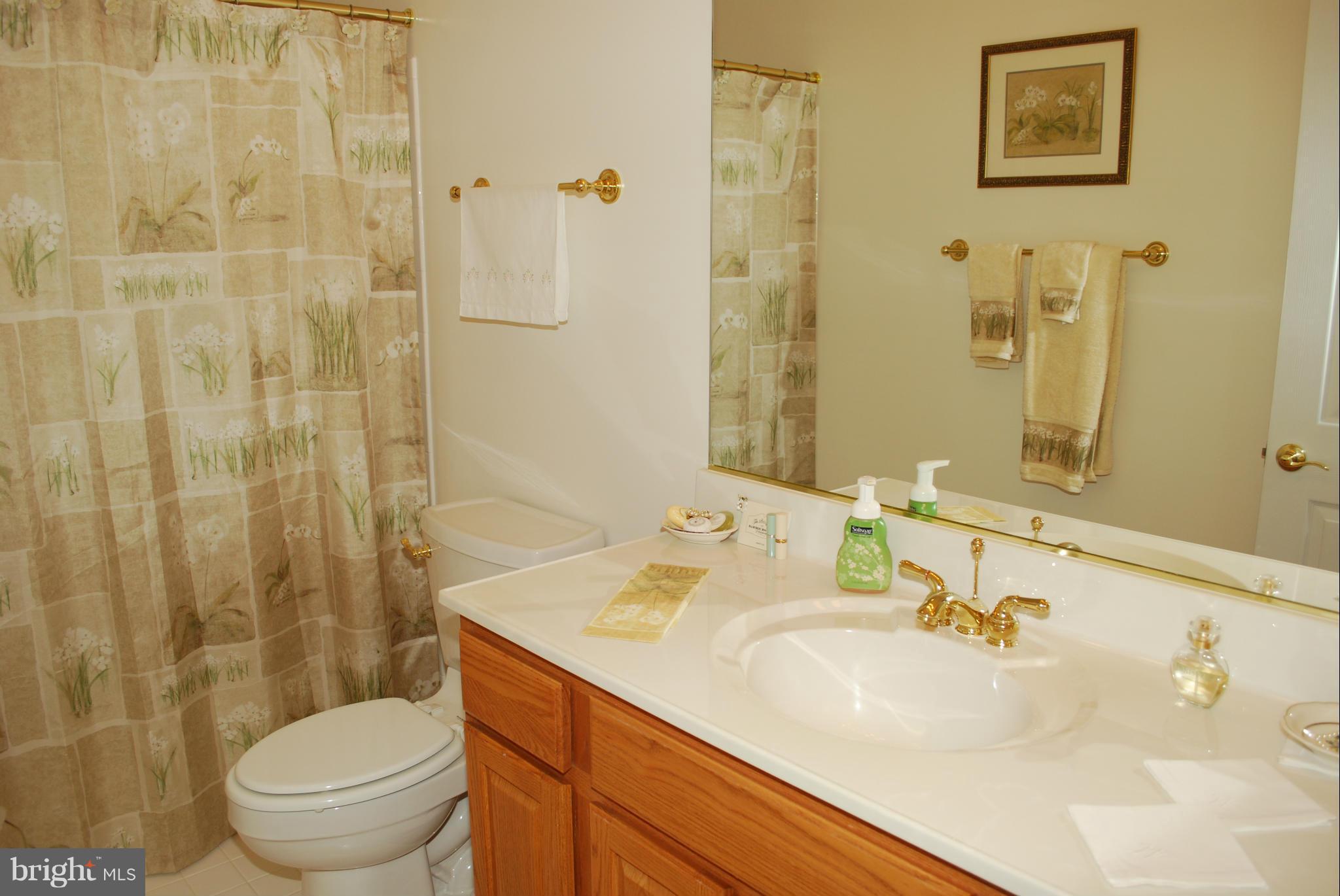 FOUR SEASONS - Residential