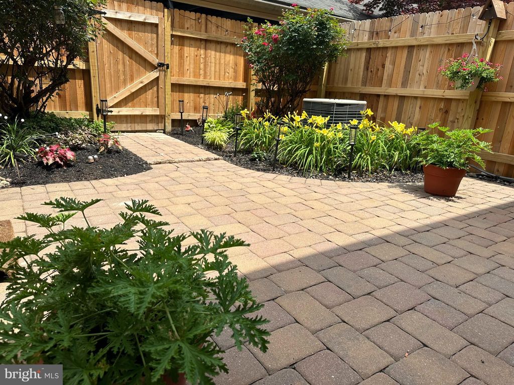 Photo of 172 Albemarle Drive, PENLLYN, PA 19422 (MLS # PAMC2163954)